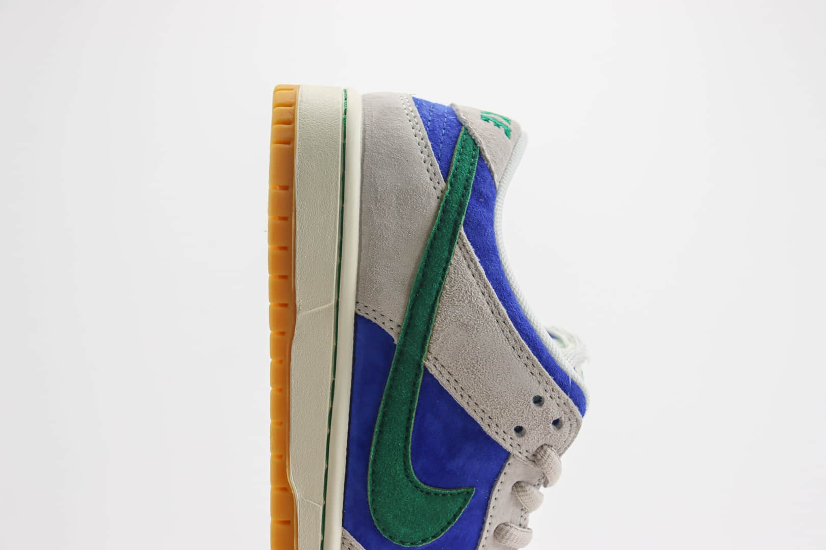 耐克Nike SB Dunk Low纯原版本低帮SB Dunk米灰蓝滑板板鞋 莆田耐克代理 货号：HF3704-001