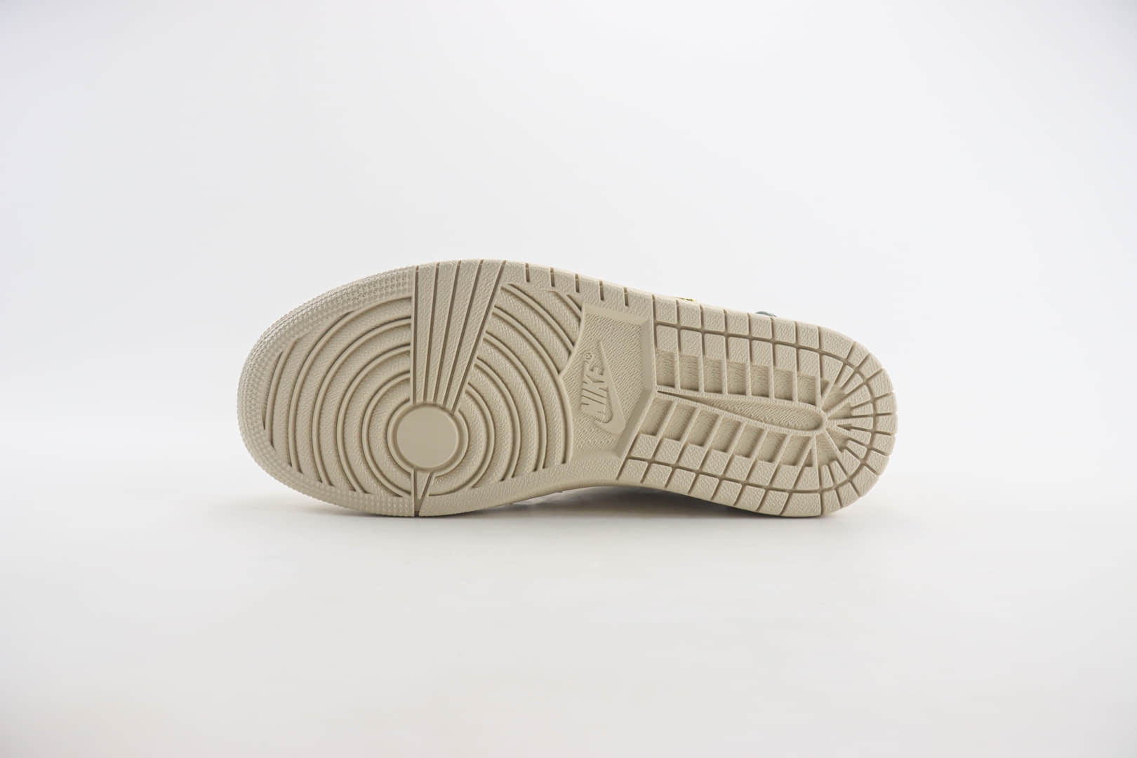 乔丹Air Jordan 1 Low纯原版本低帮AJ1米白金勾板鞋 莆田AJ货源 货号：FN5032-200