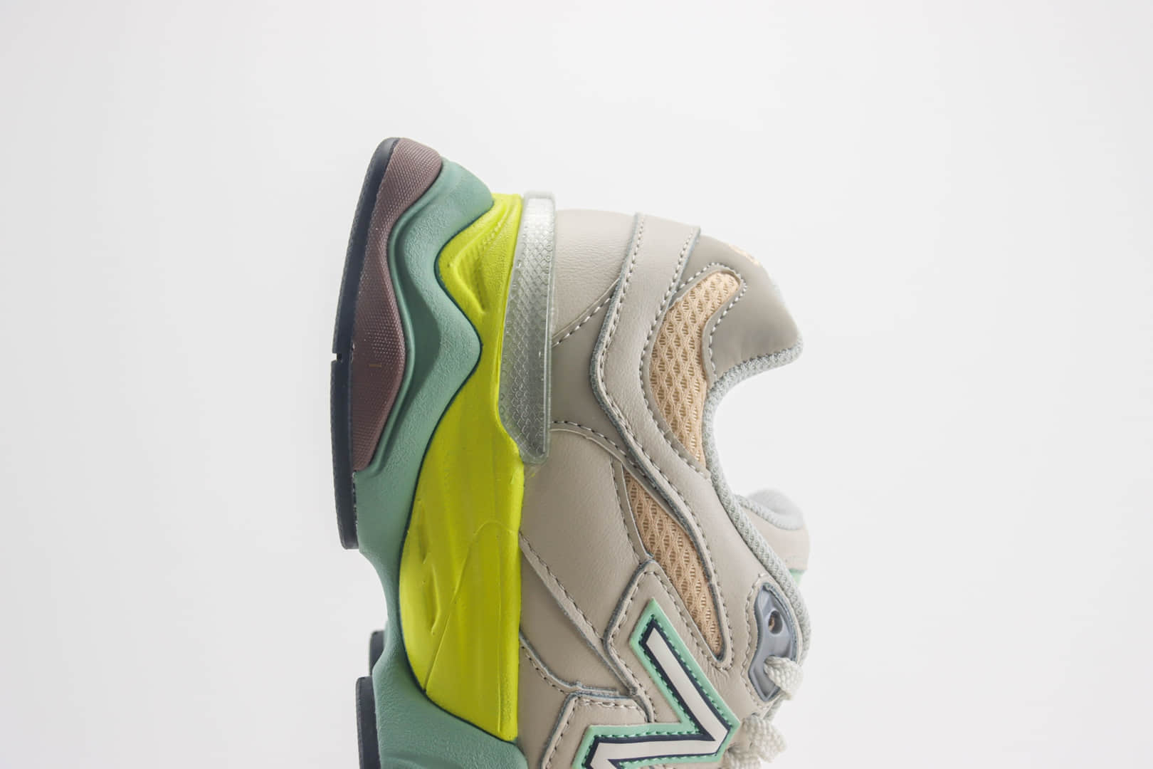 新百伦New Balance 9060纯原版本NB9060灰黄绿小象蹄跑鞋 莆田新百伦货源 货号：U9060GCB