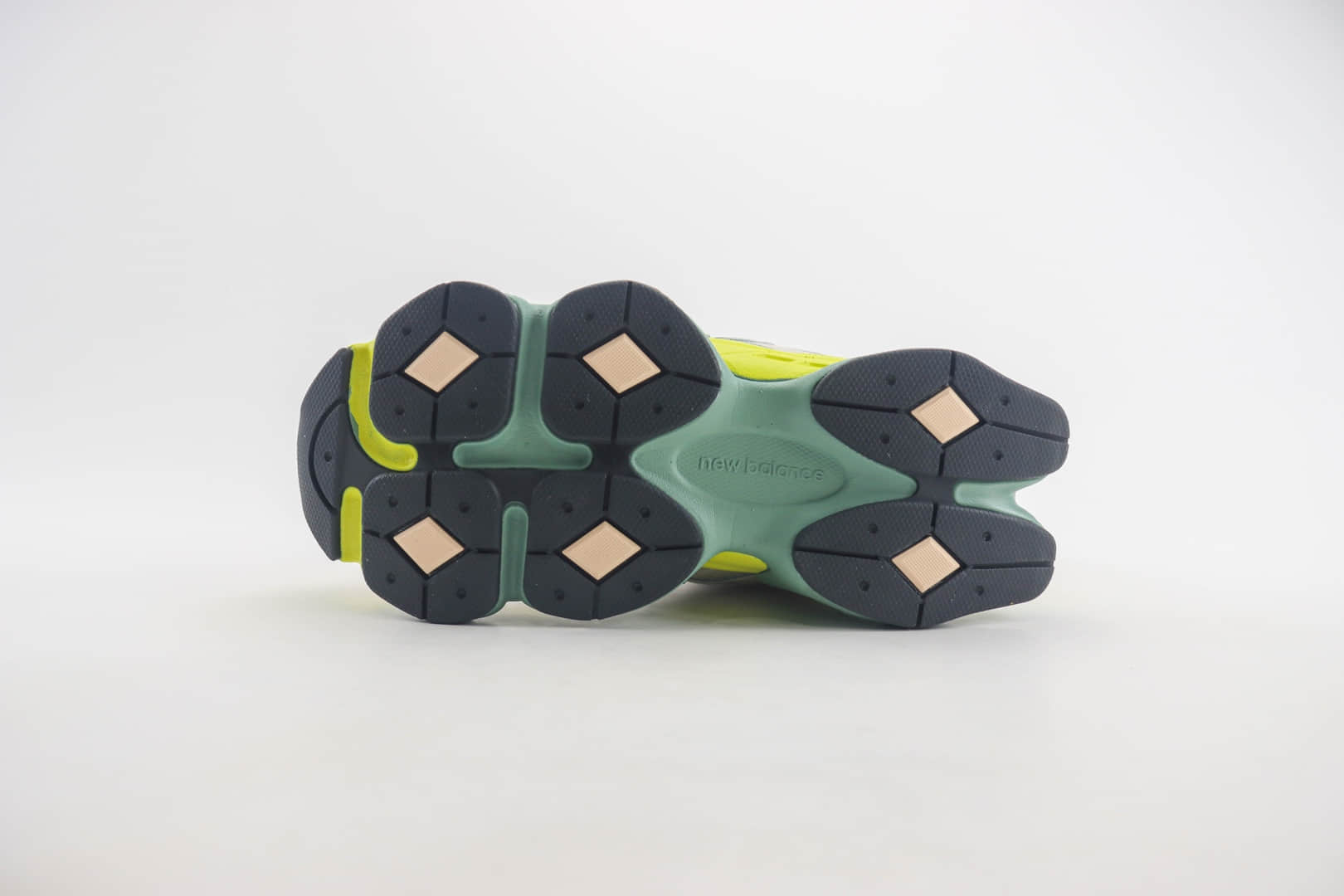 新百伦New Balance 9060纯原版本NB9060灰黄绿小象蹄跑鞋 莆田新百伦货源 货号：U9060GCB