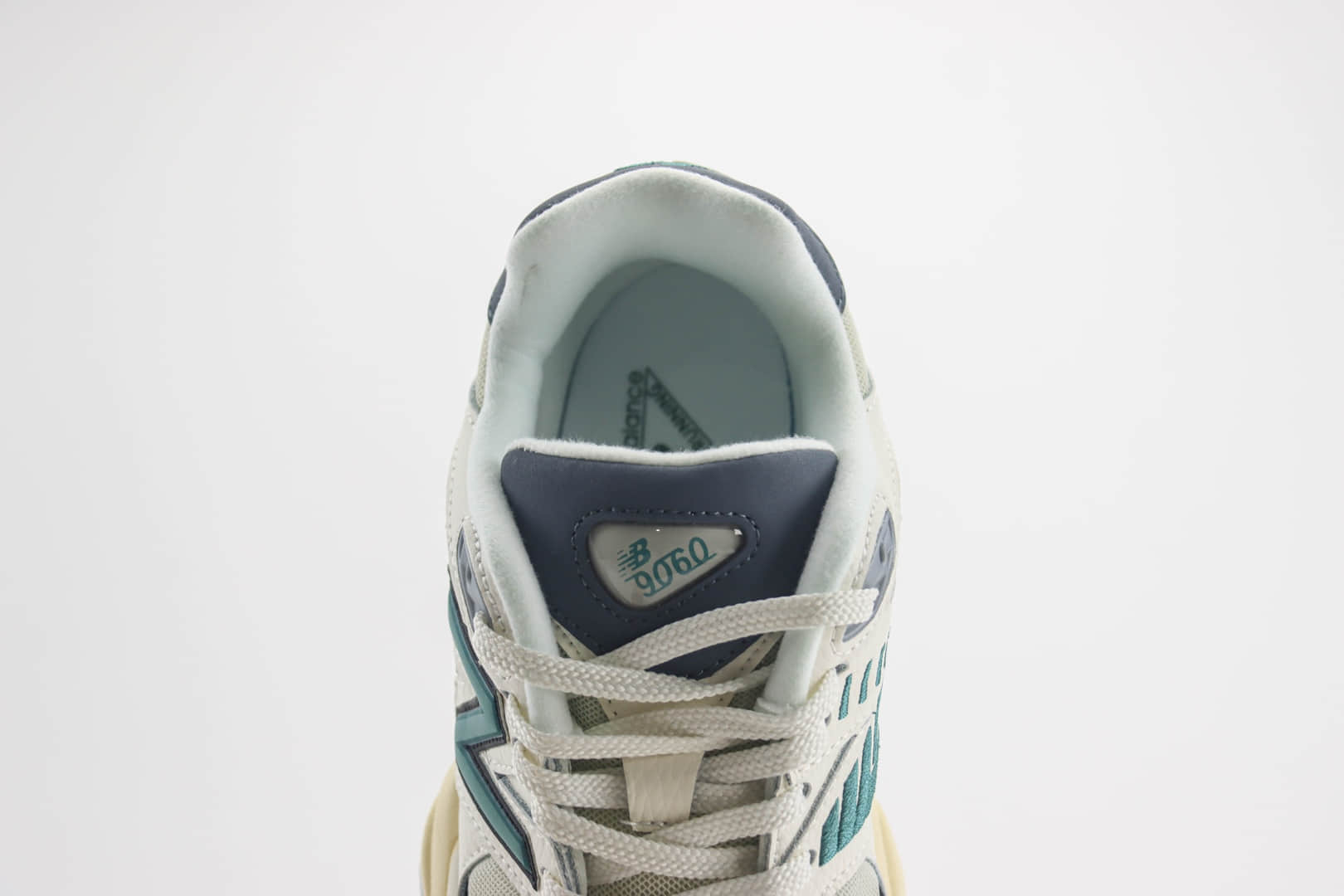 新百伦New Balance 9060纯原版本NB9060白蓝绿复古慢跑鞋 莆田新百伦货源 货号：U9060ESD