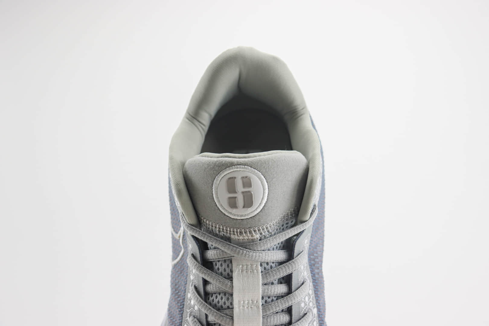 耐克Nike Sabrina 1纯原版本萨布丽娜一代灰白色低帮篮球鞋 莆田复刻鞋货源 货号：FQ3391-010