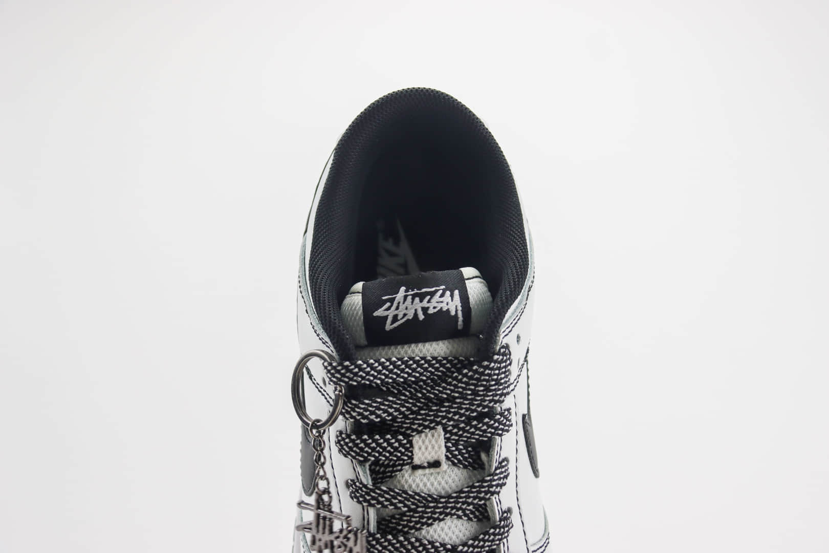 耐克Stussy x Nike Dunk Low纯原版本斯图西联名Dunk白黑缝线板鞋 莆田天花板Dunk 货号:FC1688-137