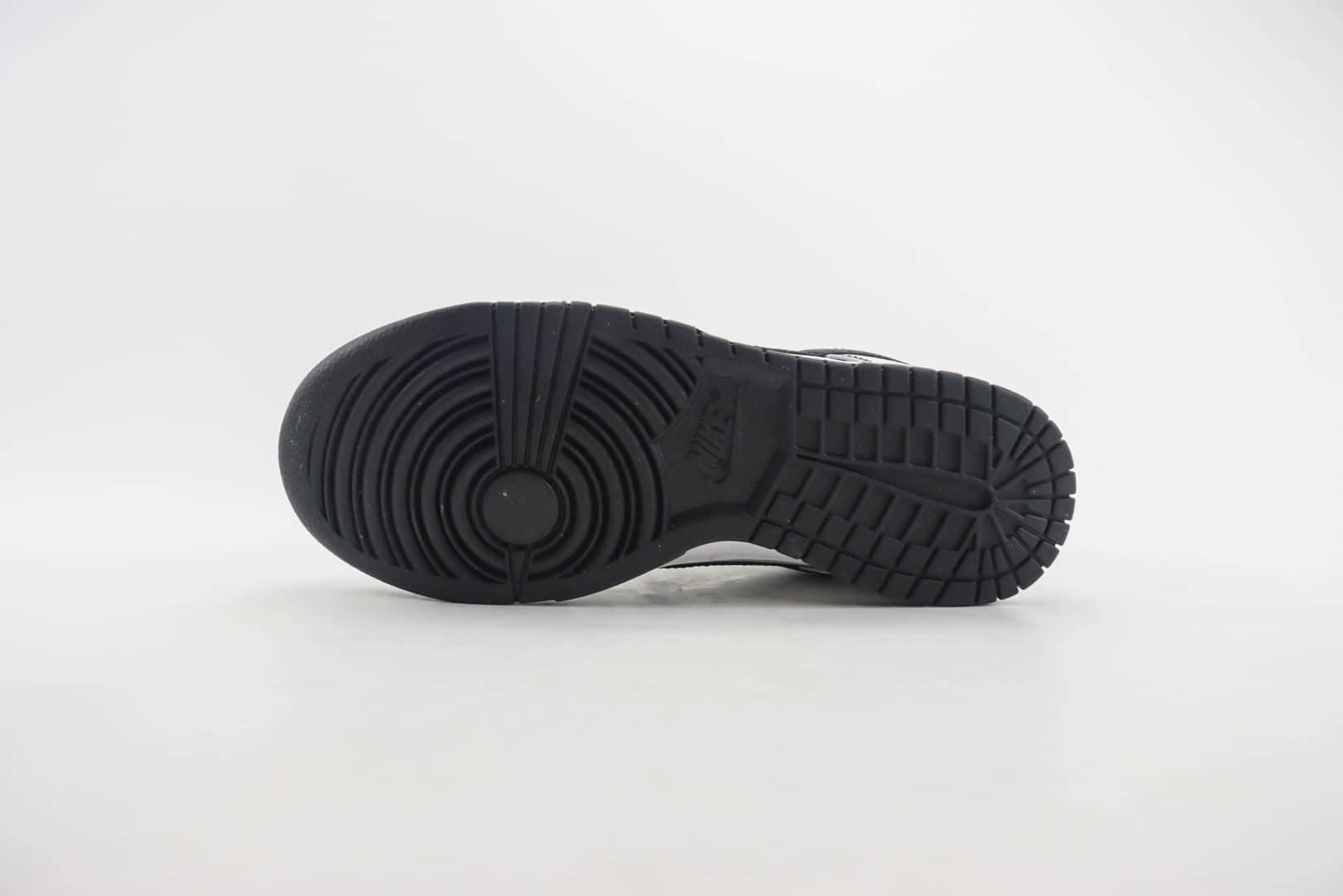 耐克Stussy x Nike Dunk Low纯原版本斯图西联名Dunk白黑缝线板鞋 莆田天花板Dunk 货号:FC1688-137