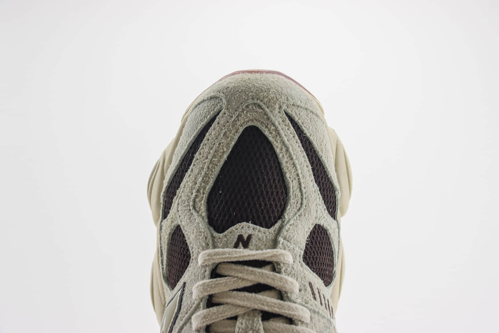 新百伦New Balance 9060纯原版本NB9060灰棕色复古老爹鞋 莆田新百伦代理 货号：U9060SYD