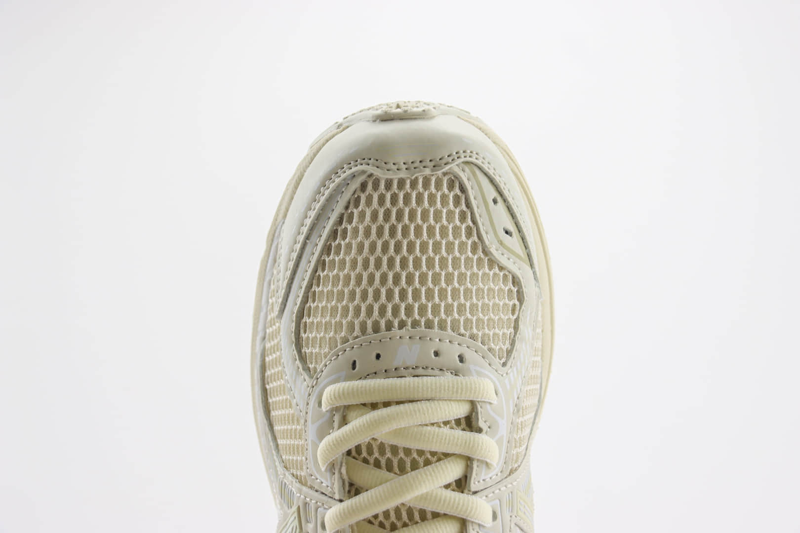 新百伦New Balance 860V2纯原版本淡黄色NB860V2复古透气慢跑鞋 莆田新百伦货源 货号：ML860AH2