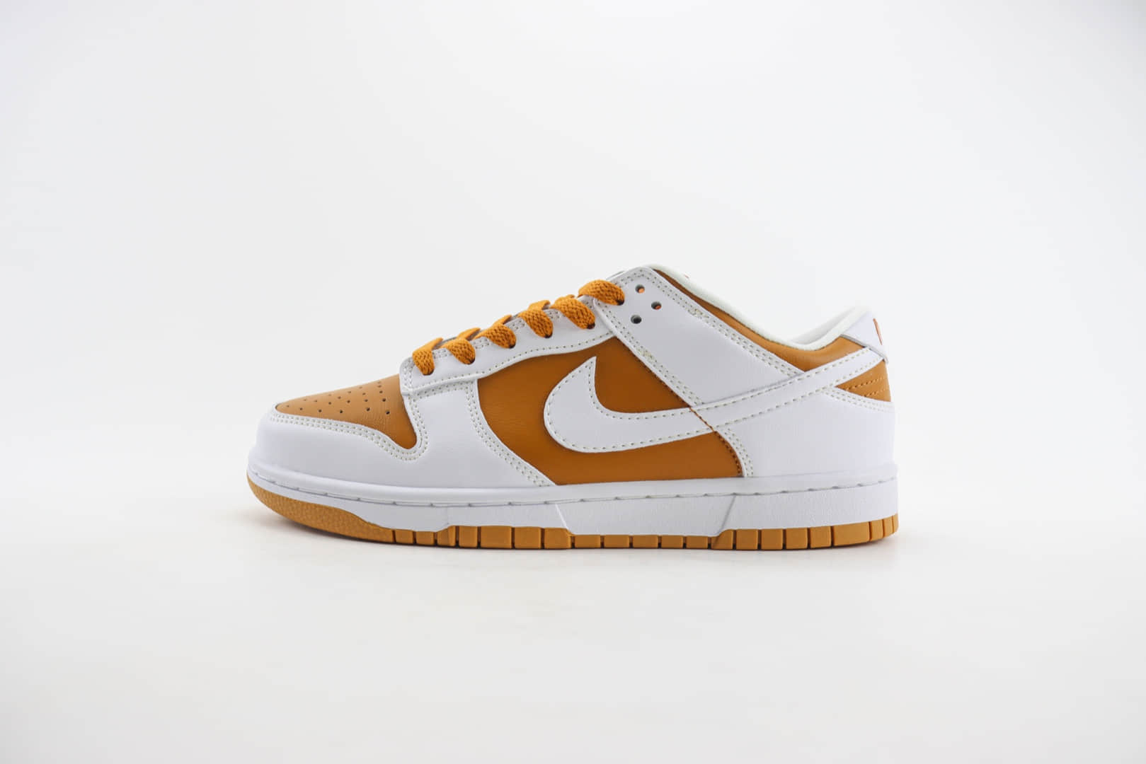 耐克Nike SB Dunk Low纯原版本低帮SB Dunk白棕色滑板板鞋 莆田耐克代理 货号：FQ6965-700