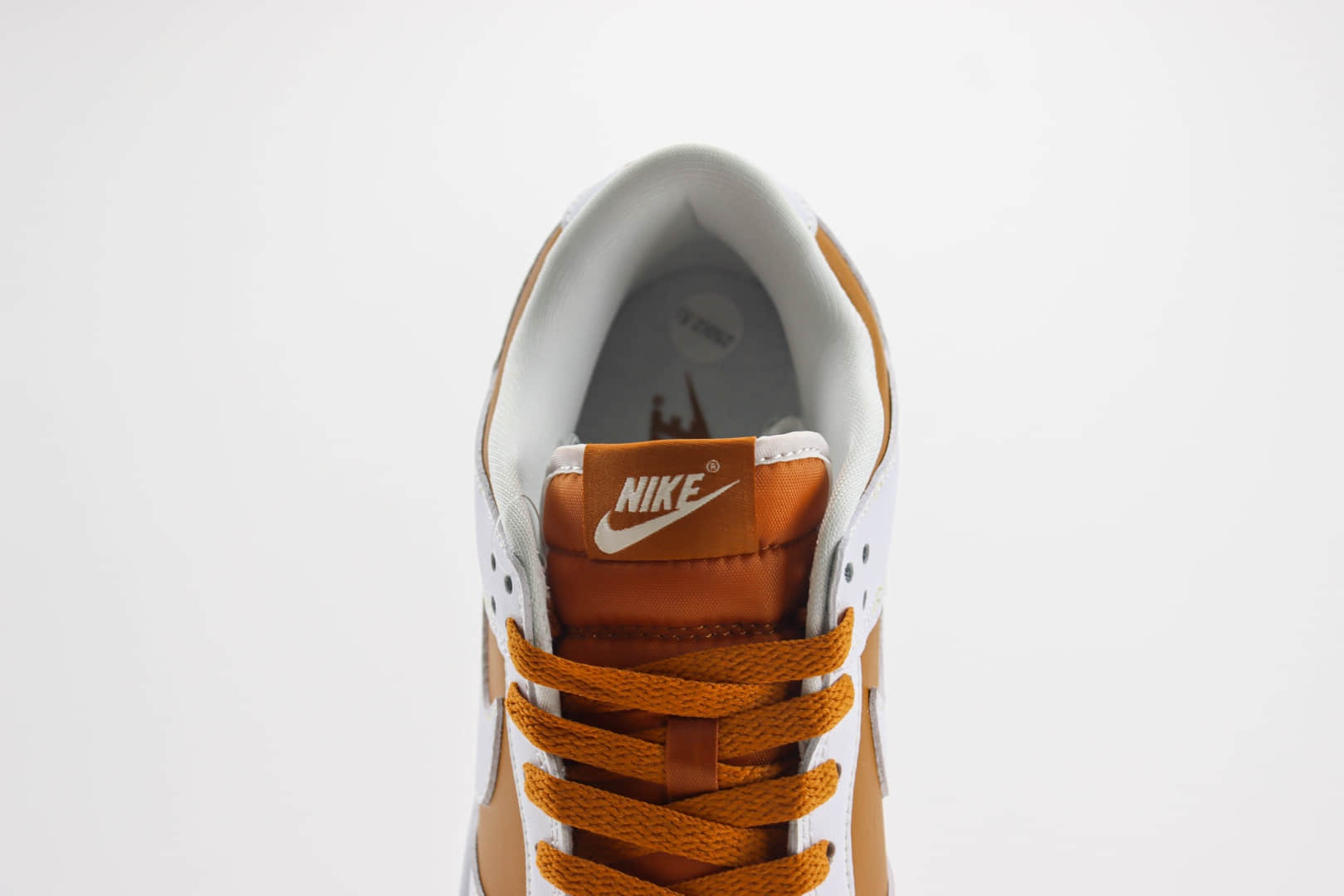 耐克Nike SB Dunk Low纯原版本低帮SB Dunk白棕色滑板板鞋 莆田耐克代理 货号：FQ6965-700