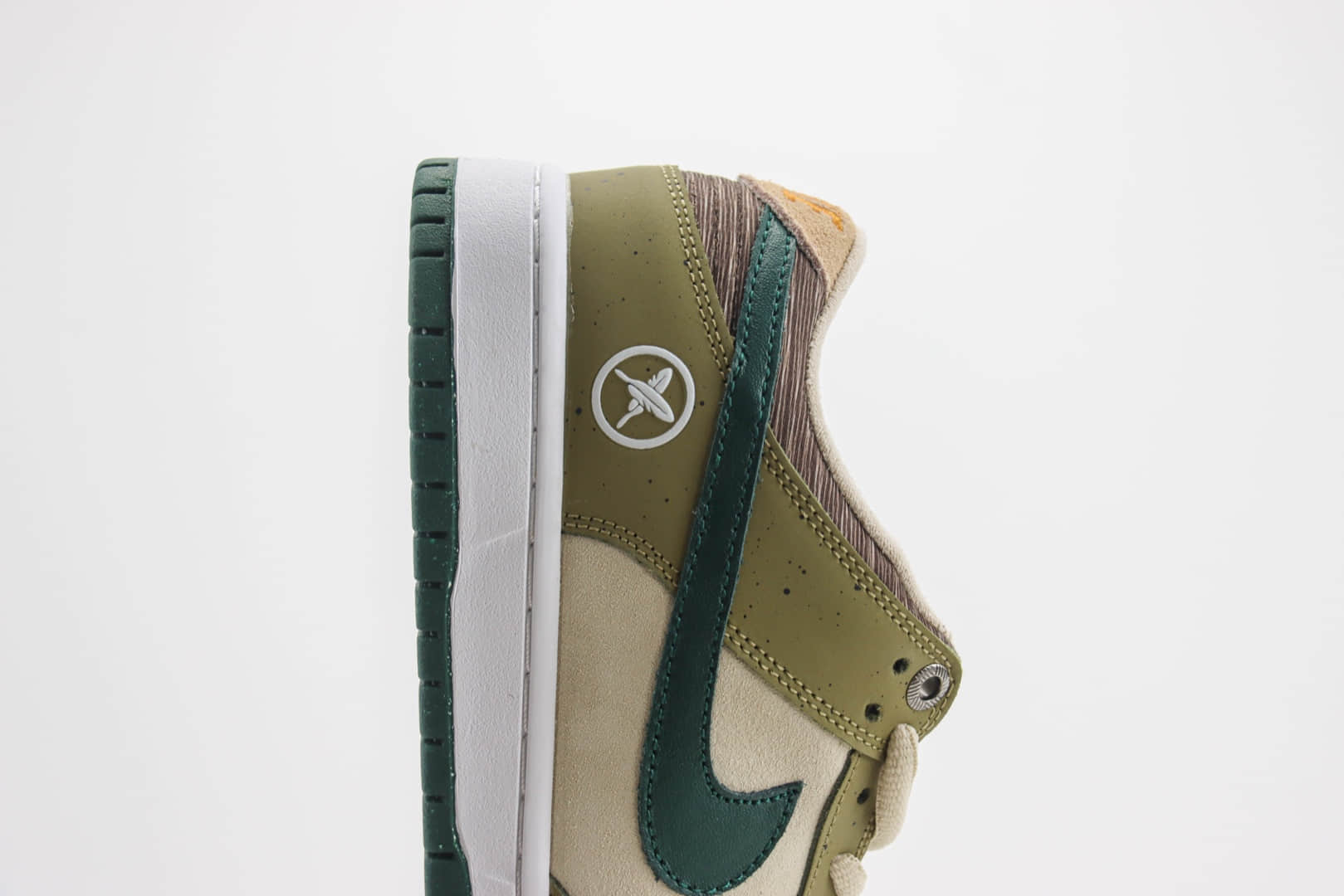 耐克Nike SB Dunk Low纯原版本低帮SB Dunk米绿羽毛滑板板鞋 莆田耐克工厂 货号:HF8022-300