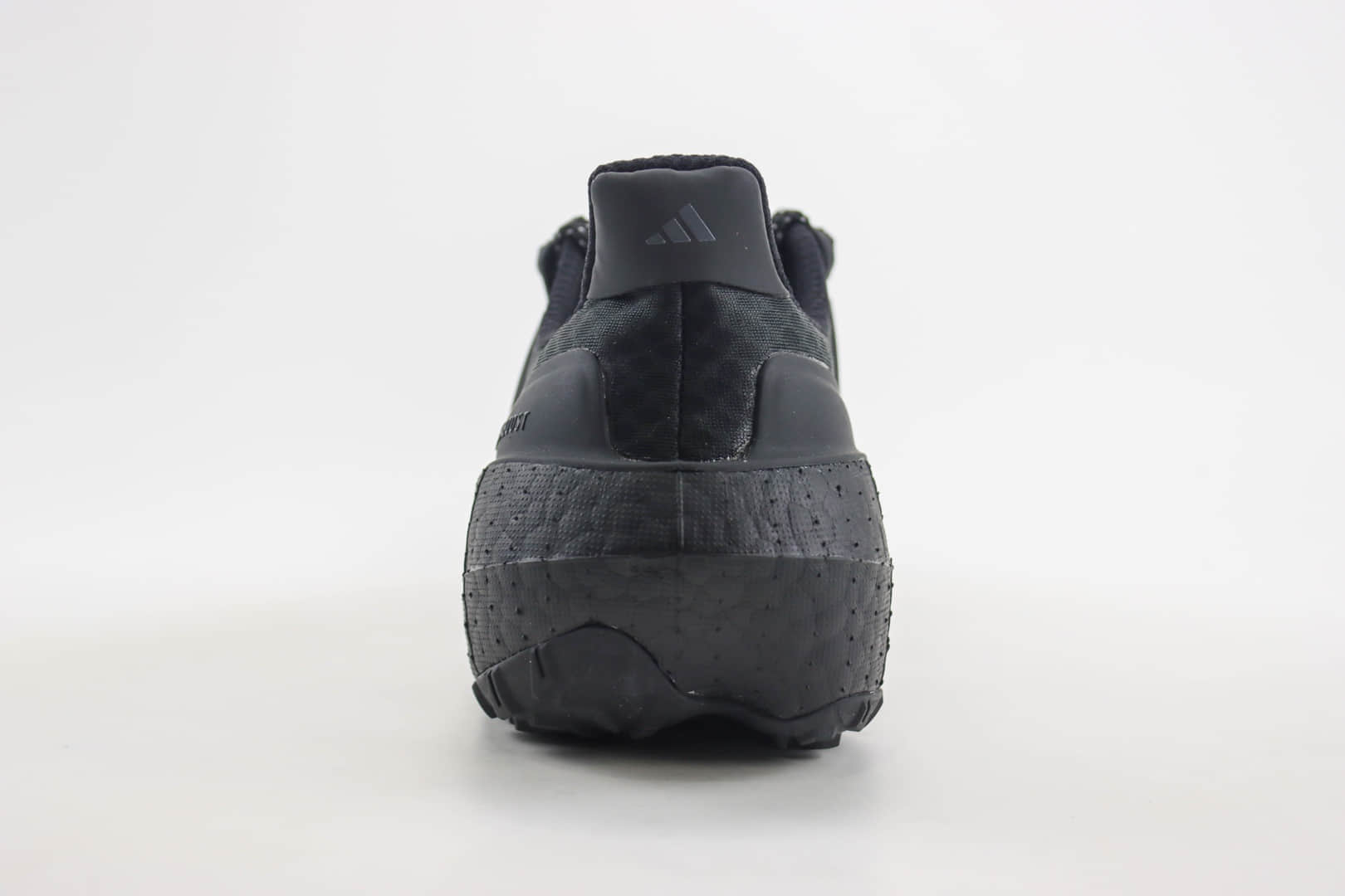 阿迪达斯adidas Ultra Boost Light纯原版本纯黑爆米花跑鞋 莆田阿迪达斯货源 货号:IE1677