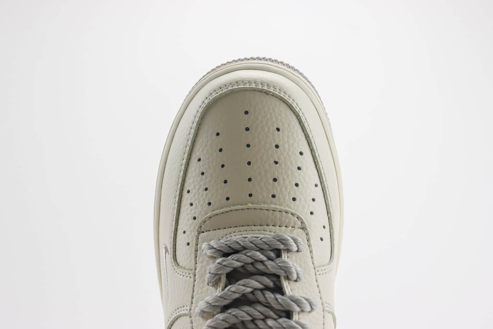 耐克Undefeated x Nike Air Force 1纯原版本空军一号AF1米灰麻绳板鞋 莆田耐克代理 货号：UT2023-203