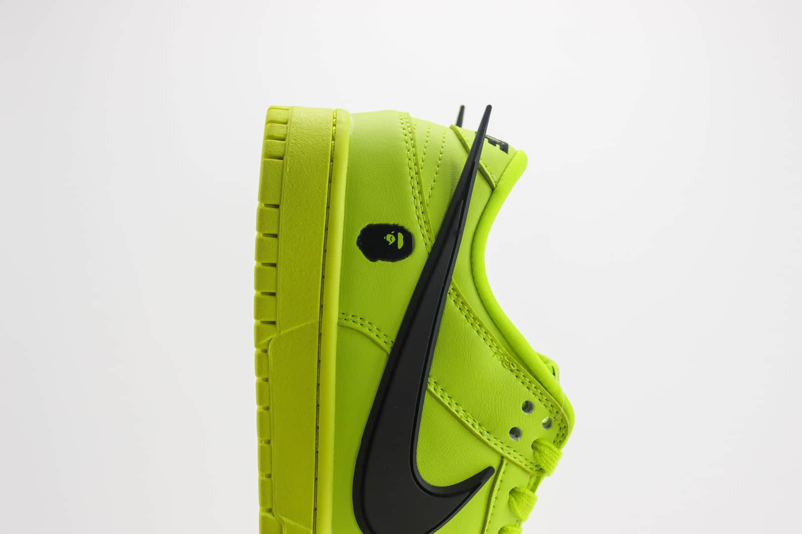 耐克Bape x AMBUSH x Nike SB Dunk Low纯原版本猿人头三方联名SB Dunk荧光绿立体飞钩板鞋 莆田耐克工厂 货号：XX2025-331