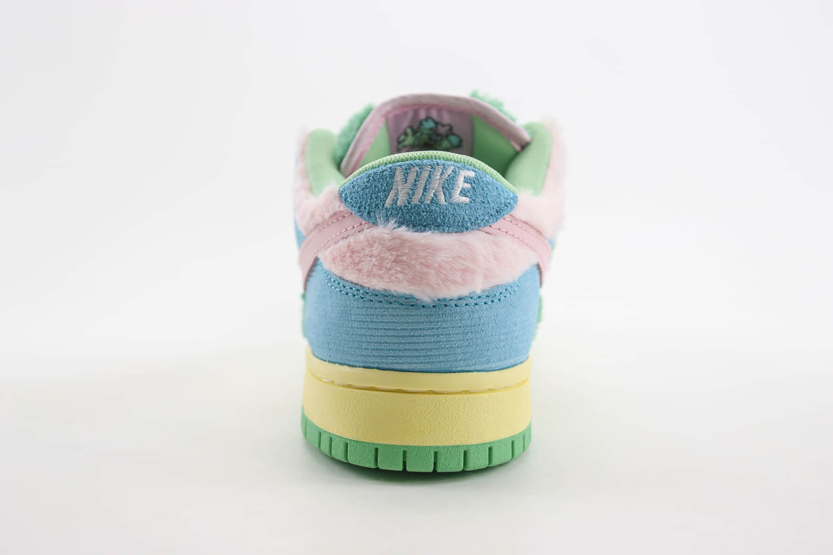 耐克Nike SB Dunk Low纯原版本低帮SB Dunk丑小鸭蓝绿粉板鞋 莆田耐克货源 货号：FN6040-400