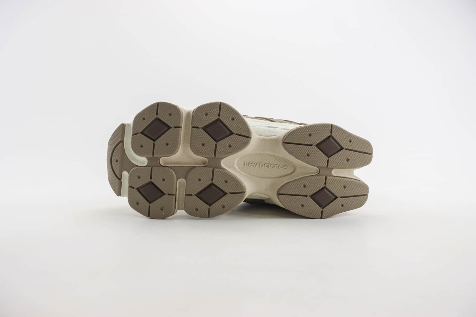 新百伦New Balance 9060纯原版本棕色NB9060复古老爹鞋 莆田新百伦工厂 货号：U9060JMR