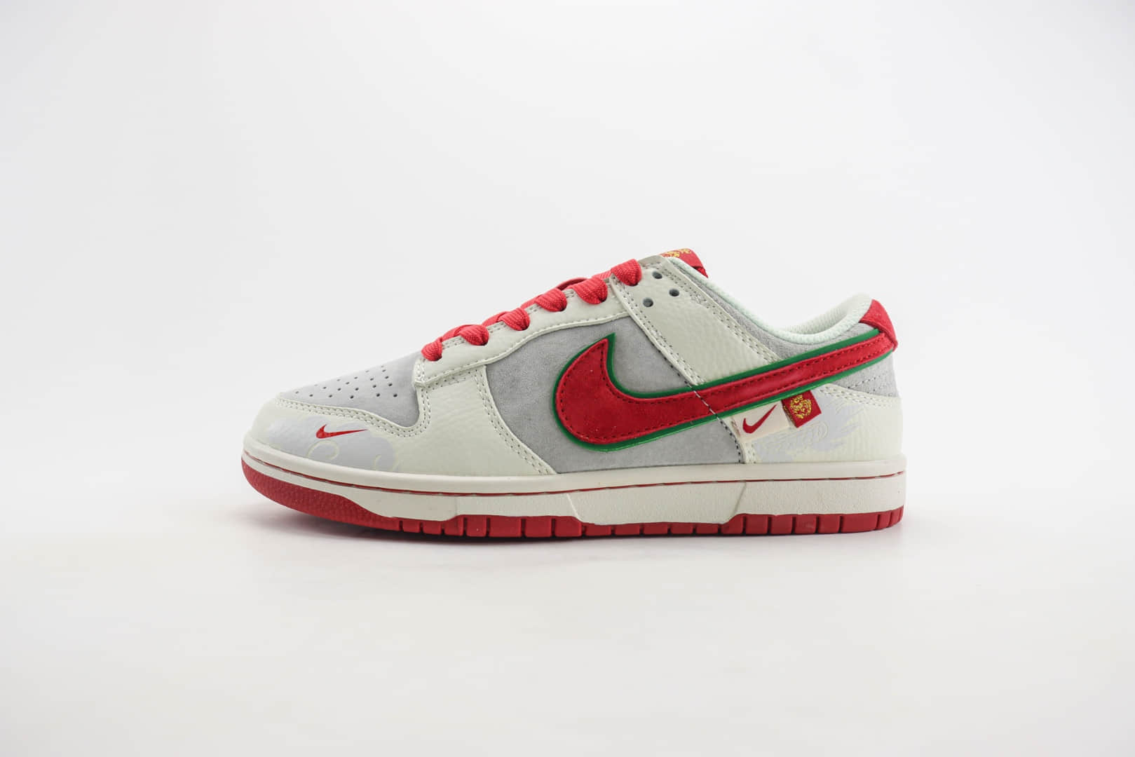 耐克Nike SB Dunk Low纯原版本低帮SB Dunk龙年限定板鞋 莆田耐克代理 货号：CR8033-506