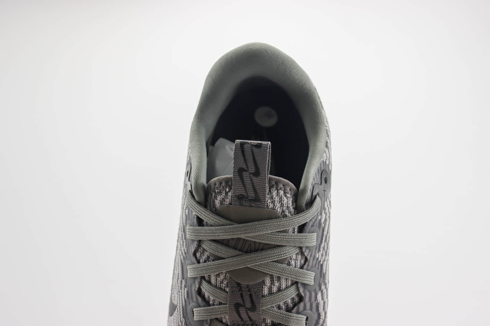 耐克Nike Motiva纯原版本灰色波浪缓震跑鞋 莆田复刻鞋货源 货号：DV1237-002