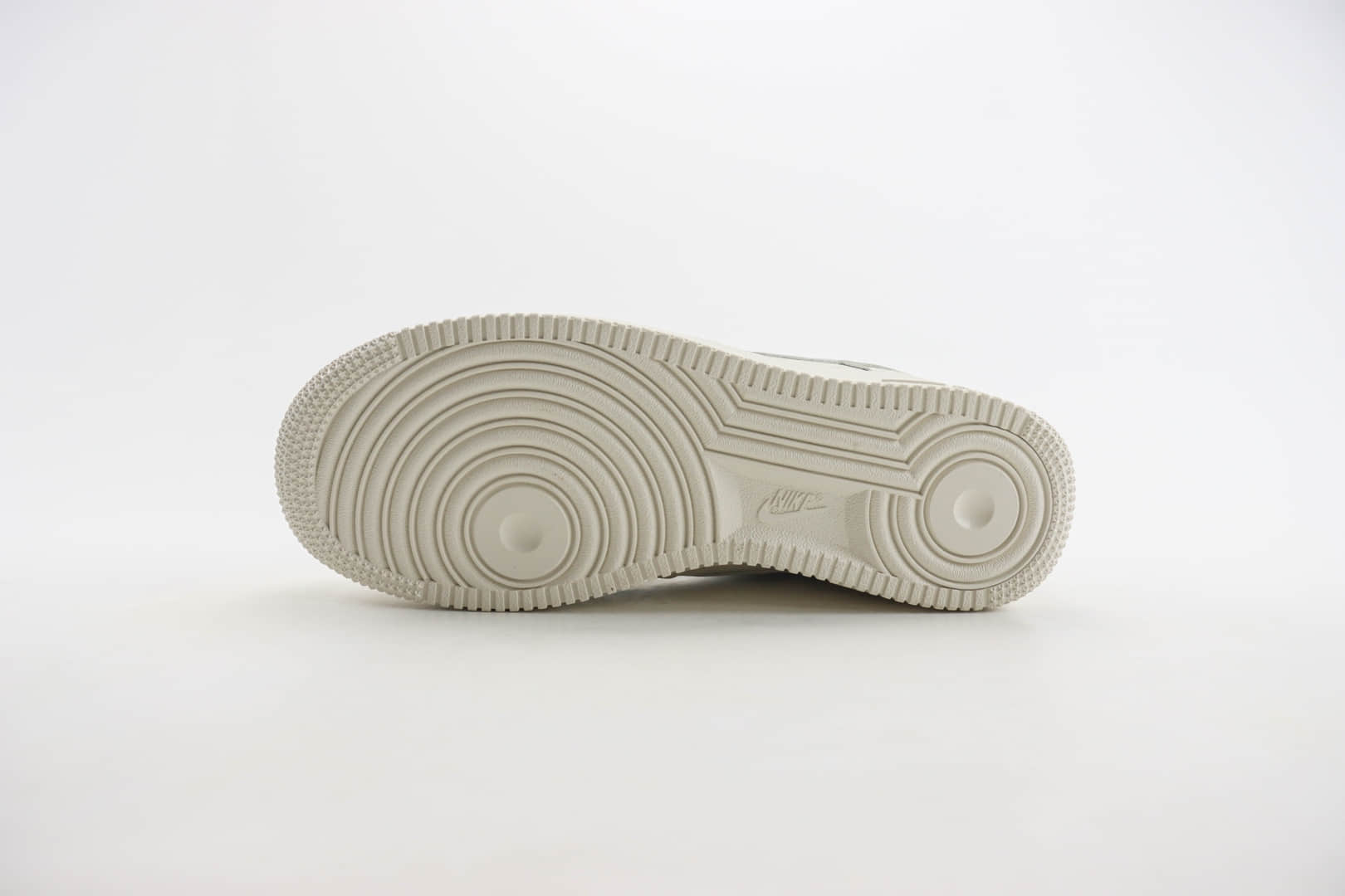 耐克Nike Air Force 1纯原版本空军一号AF1白灰银板鞋 莆田耐克代理 货号:AF2406-110