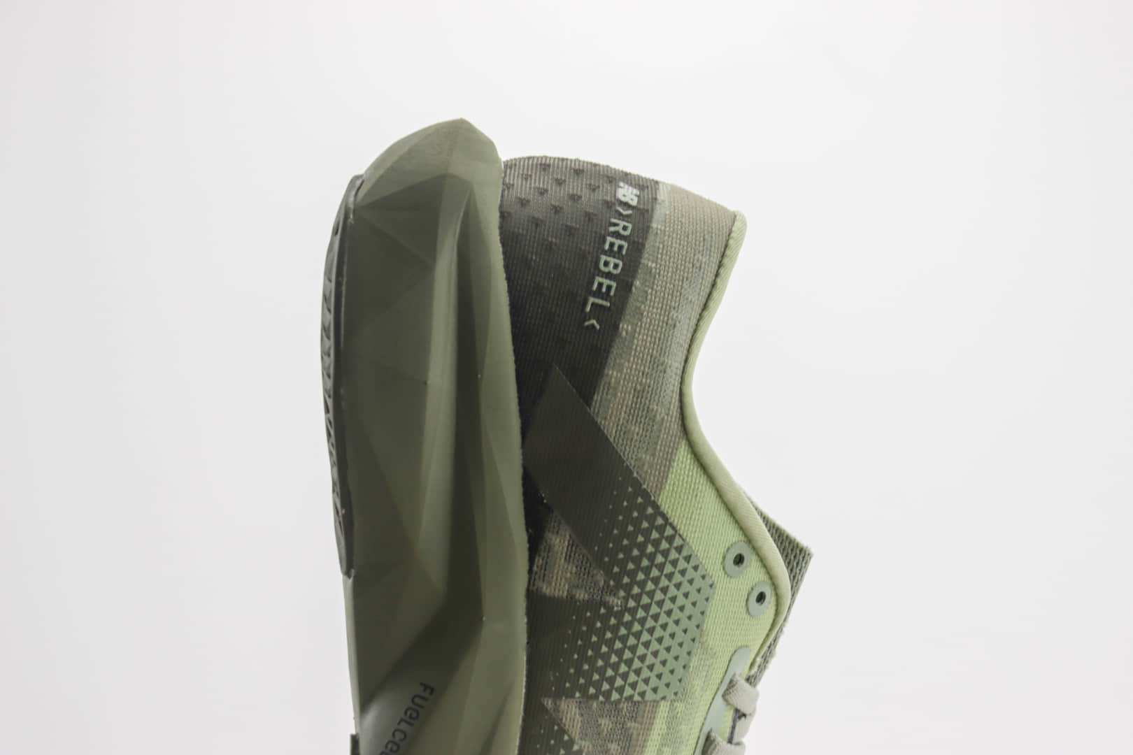 新百伦New Balance FuelCell Rebel V4纯原版本军绿色NB轻跑鞋 莆田新百伦货源 货号：MFCXLF4