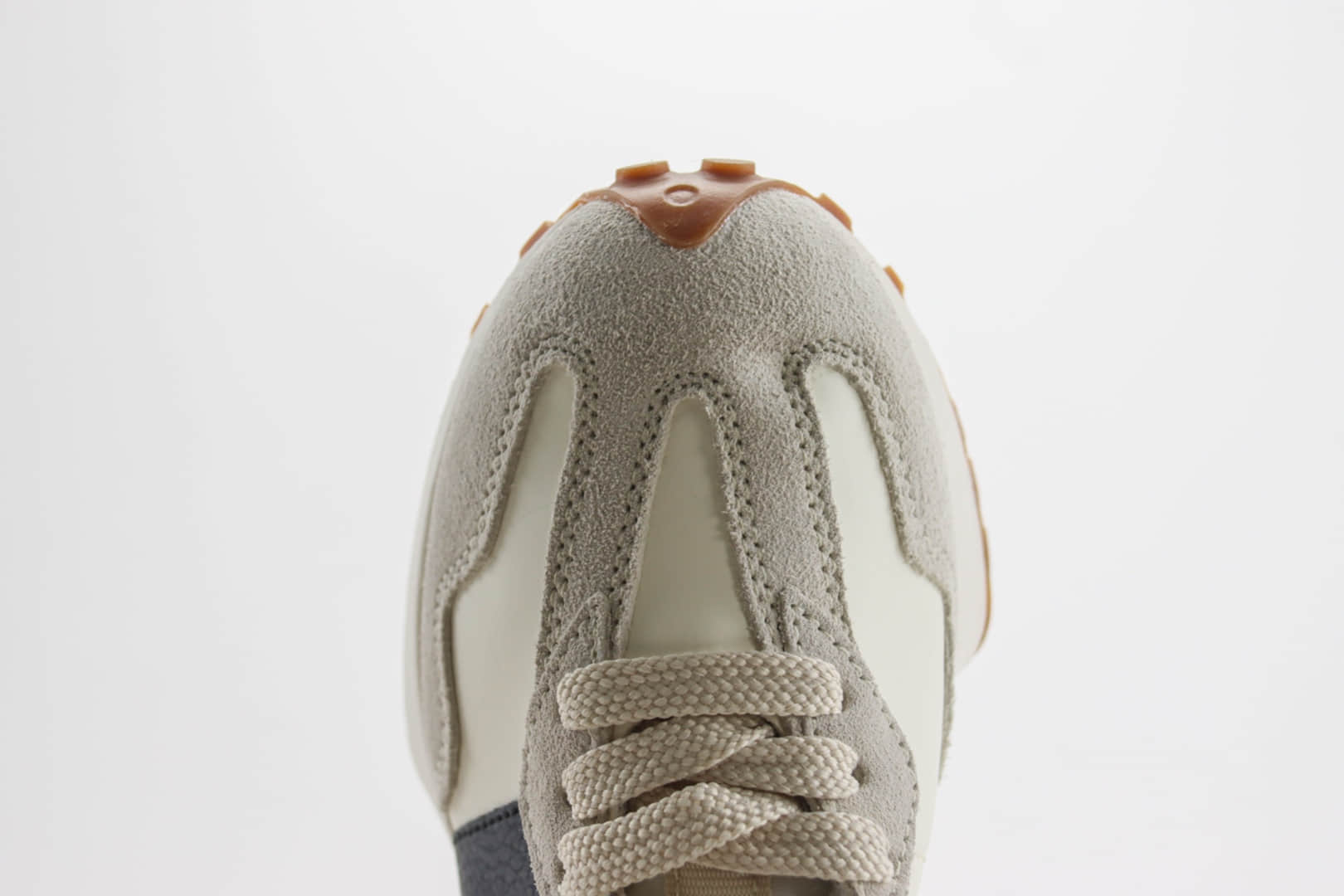 新百伦New Balance 327纯原版本米白灰黑NB327复古慢跑鞋 莆田新百伦货源 货号：WS327GD