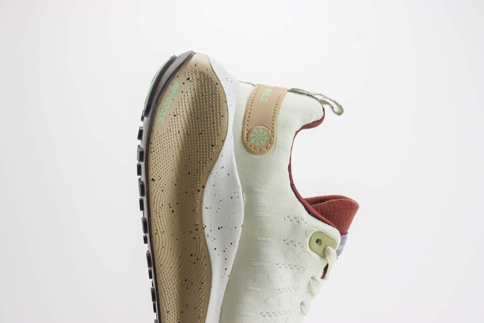 耐克Nike React Infinity Run 4纯原版本米白色马拉松跑鞋 莆田耐克代理 货号：HF5710-101