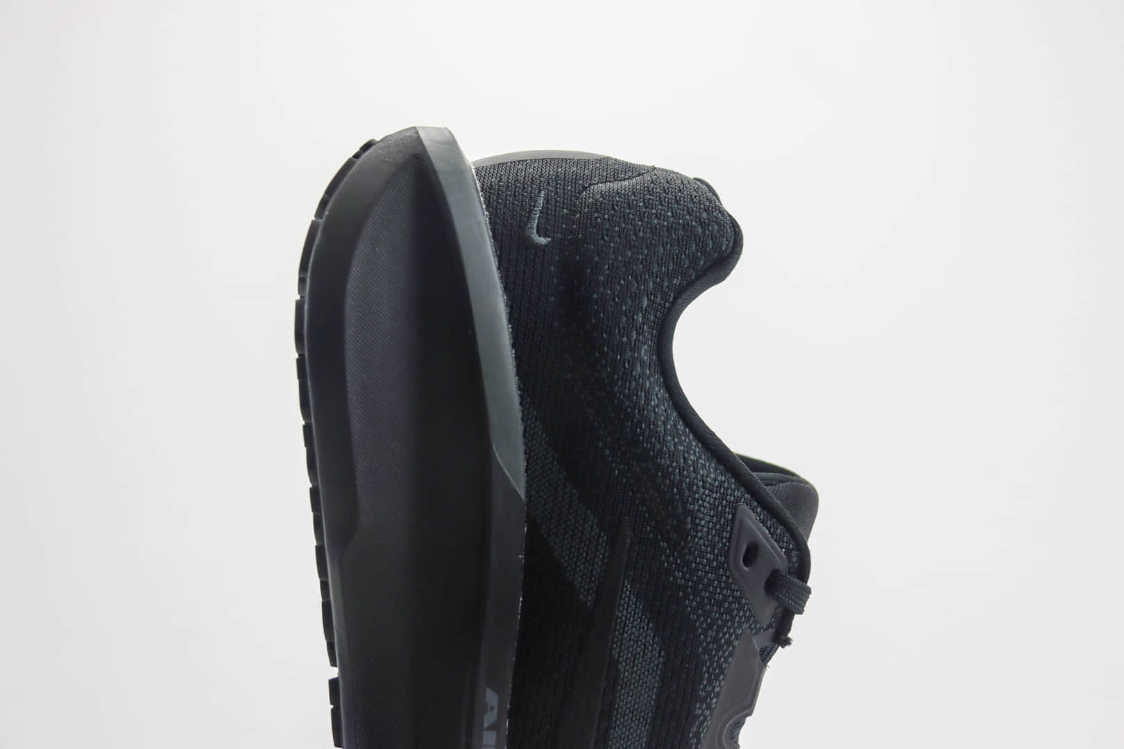 耐克Nike Air Zoom Winflo 11纯原版本黑色网面跑鞋 莆田耐克货源 货号：FJ9509-002