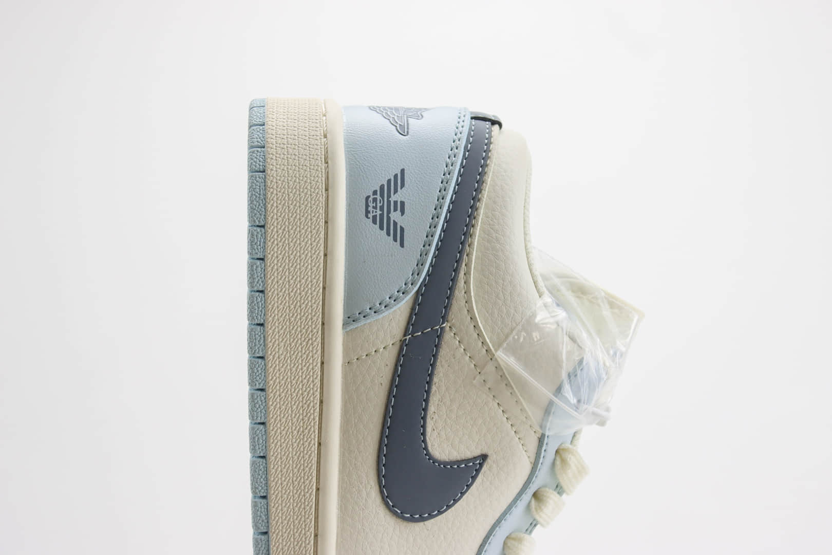 乔丹Air Jordan 1 Retro Low x Armani低帮AJ1白蓝色板鞋 莆田AJ系列代理 货号：WG8850-012