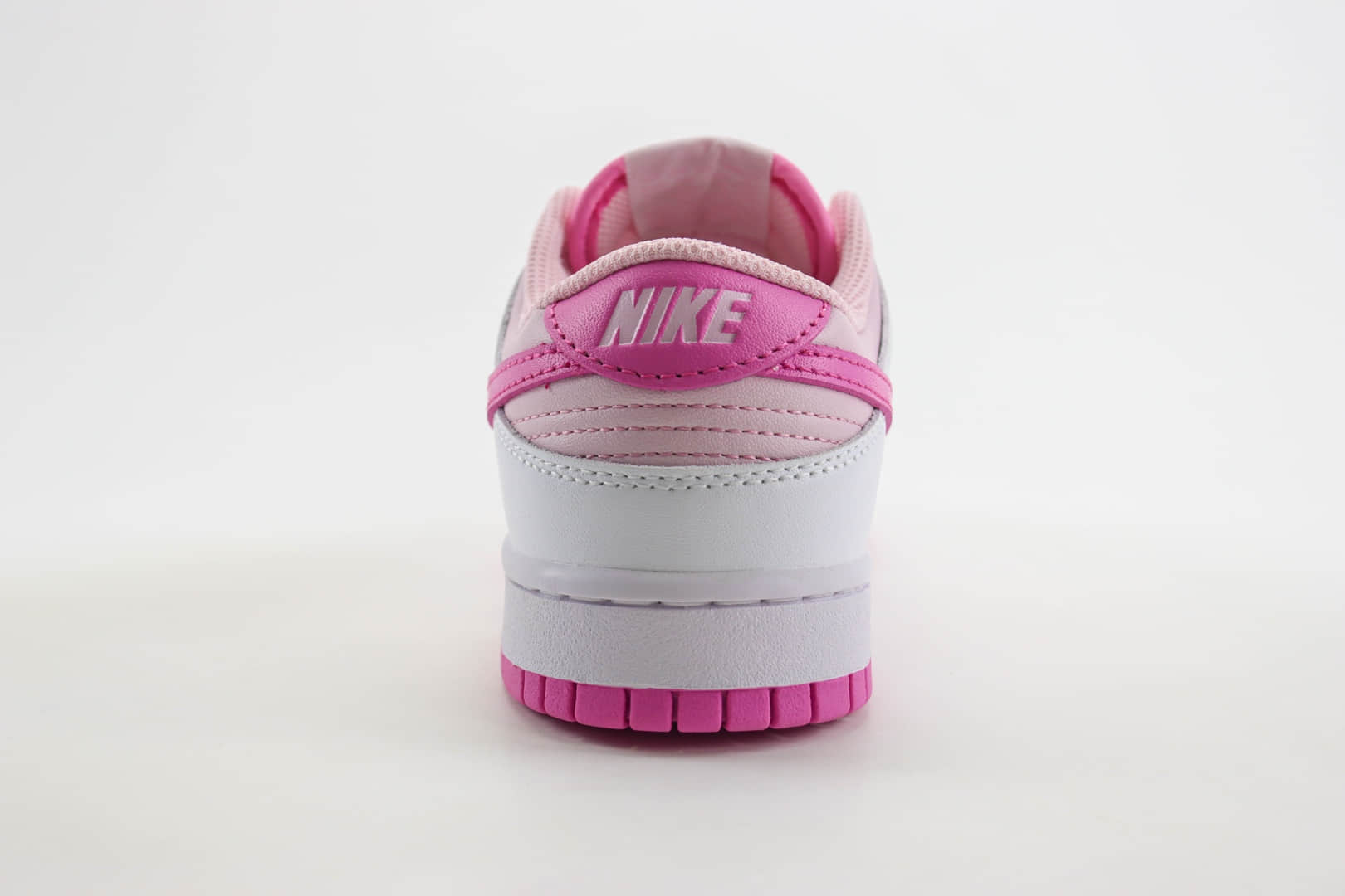 耐克Nike SB Dunk Low纯原版本粉白SB Dunk情人节低帮板鞋 莆田复刻鞋货源 货号:HQ1181-661