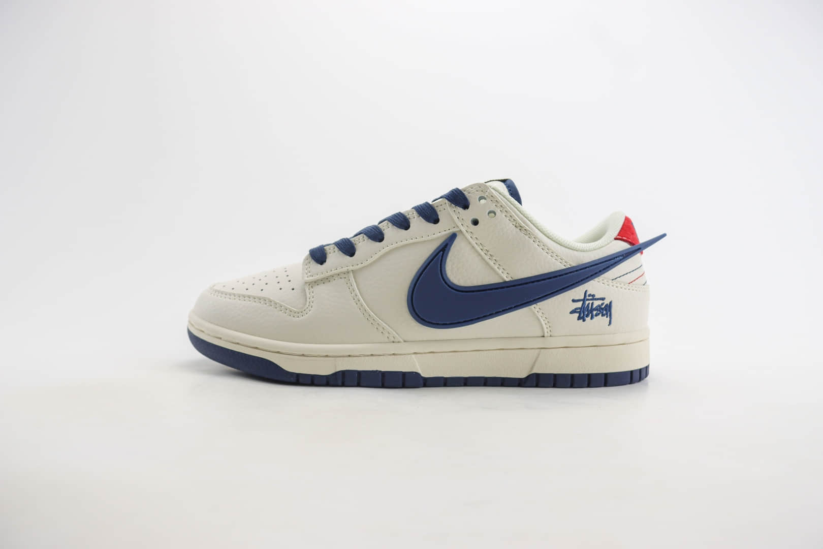 耐克Nike SB Dunk Low xStussy联名款低帮SB DUNK米白大蓝勾配色板鞋 莆田纯原DUNK板鞋 货号：XY1688-009
