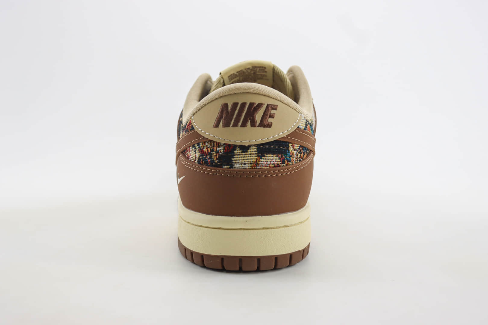 耐克Nike SB Dunk Low x CLOT联名款低帮DUNK棕彩涂鸦板鞋 莆田DUNK货源 货号：XB3802-356