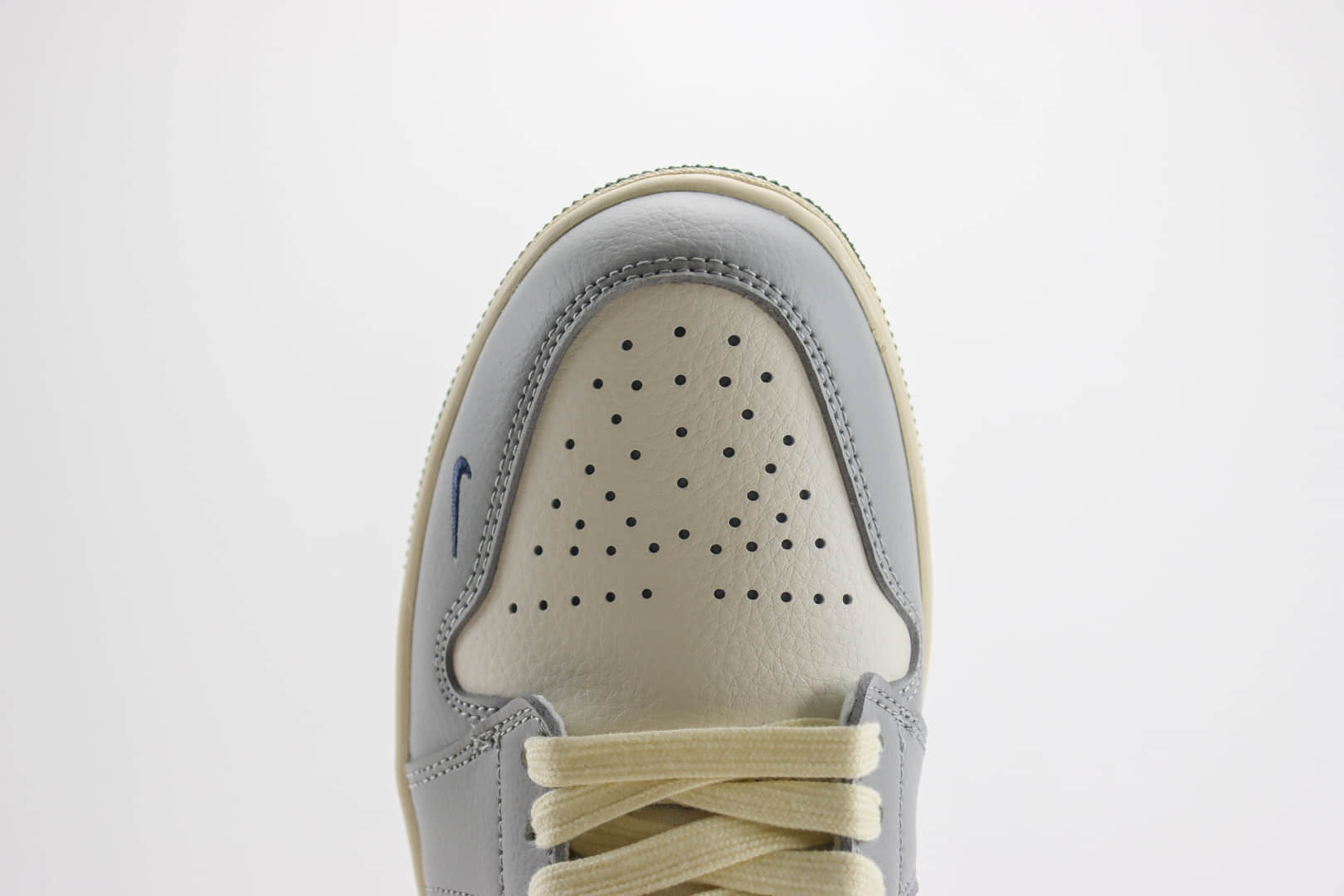 乔丹Air Jordan AJ1 Low纯原版本低帮AJ1三道杠联名款板鞋 莆田AJ1工厂 货号：JJ8688-005