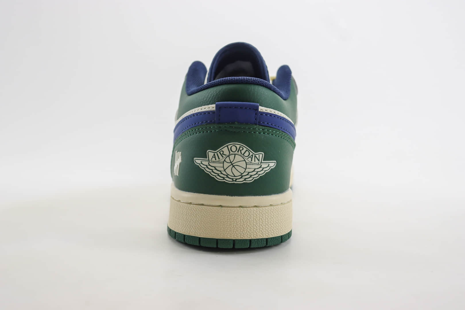 乔丹Air Jordan AJ1 Low纯原版本低帮AJ1三道杠联名款板鞋 莆田AJ1工厂 货号：JJ8688-005