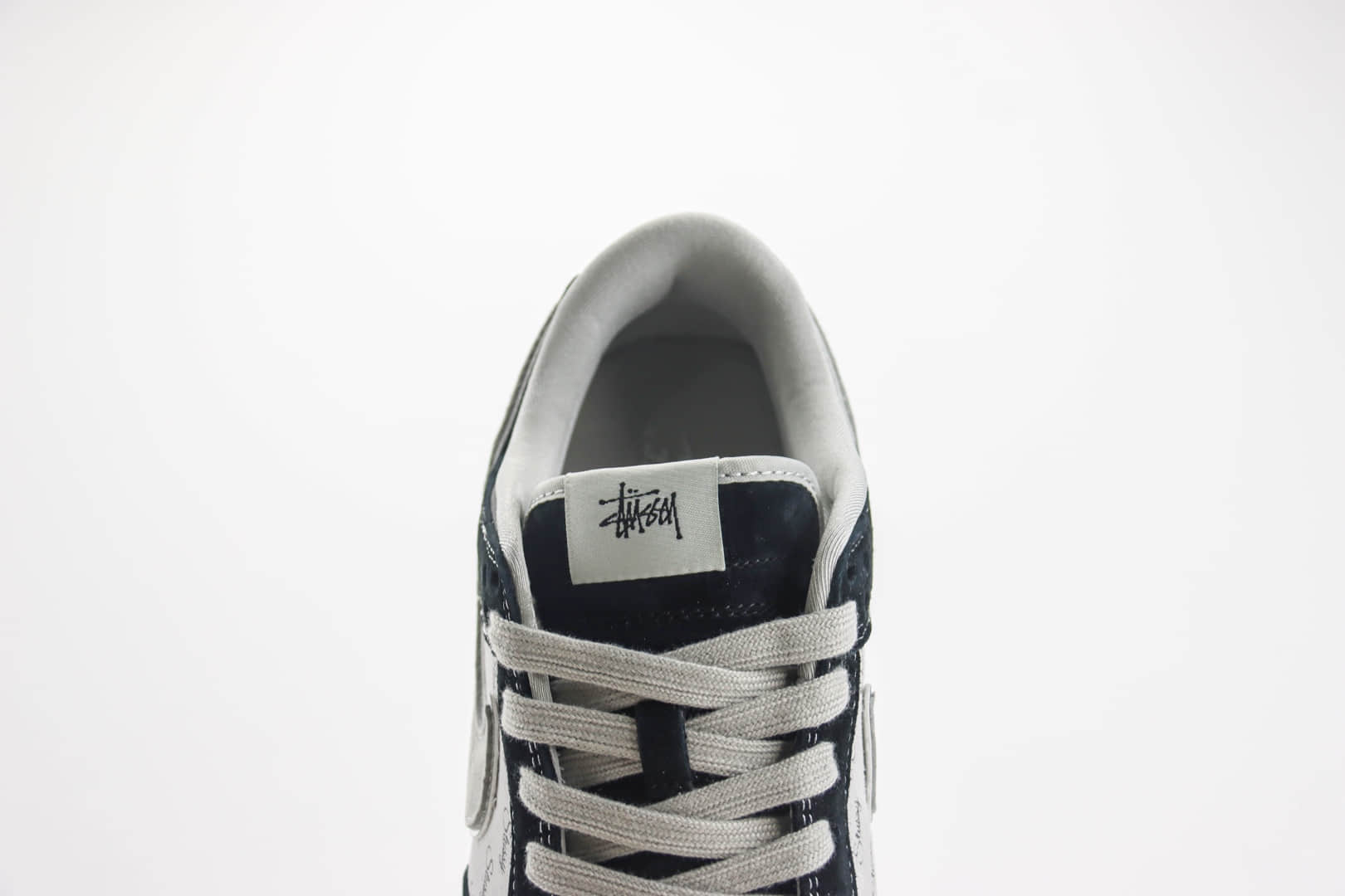 耐克Stussy x Nike SB Dunk Low纯原版本低帮SB Dunk黑灰色斯图西联名滑板板鞋 莆田耐克货源 货号：XX3168-008