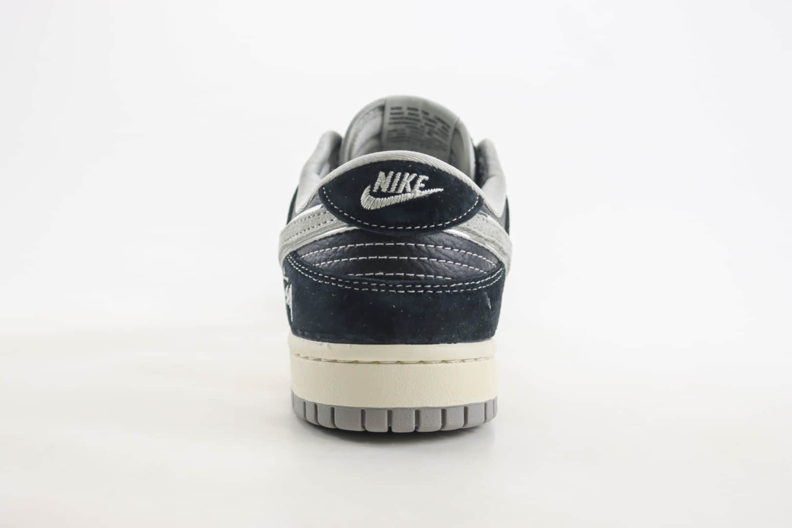 耐克Stussy x Nike SB Dunk Low纯原版本低帮SB Dunk黑灰色斯图西联名滑板板鞋 莆田耐克货源 货号：XX3168-008