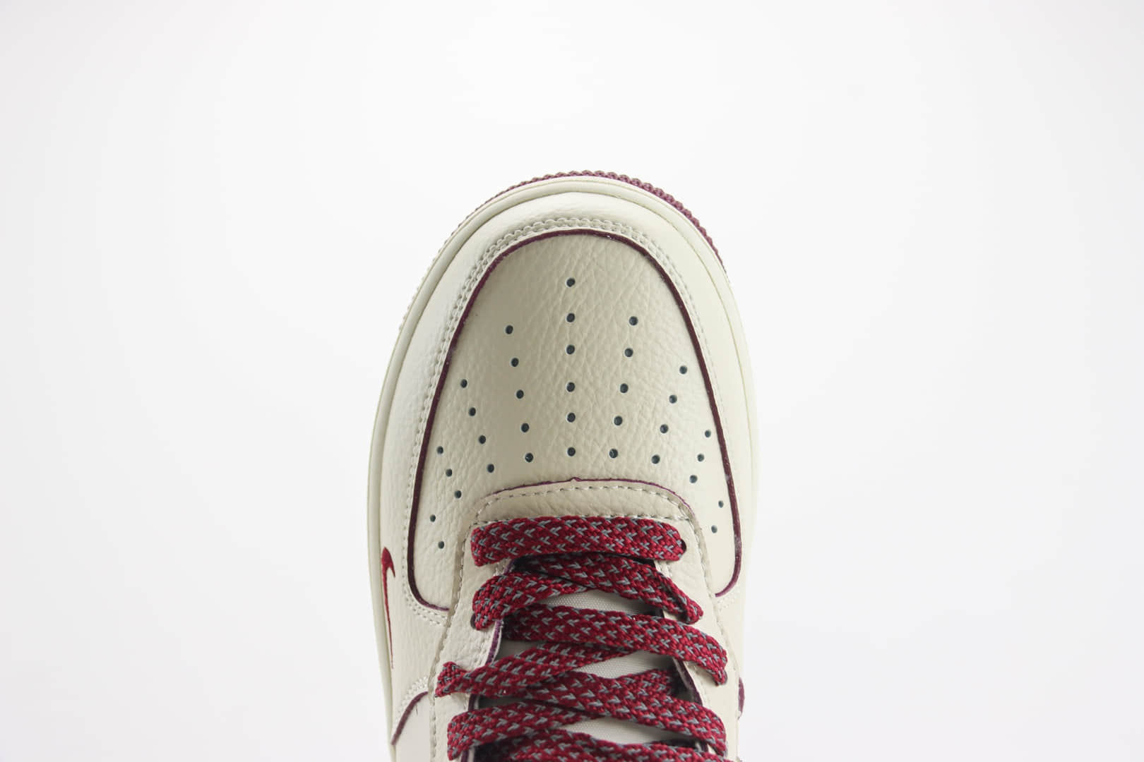 耐克Nike Air Force 1 Mid纯原版本空军一号AF1酒红珠光勾中帮板鞋 莆田天花板AF1 货号：SG2356-803