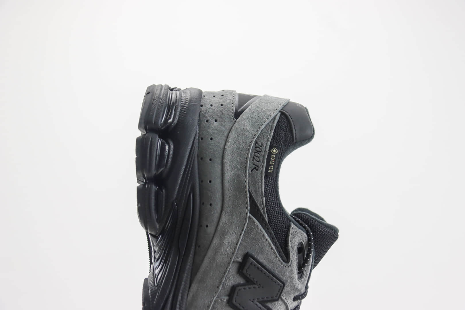 新百伦New Balance 2002R纯原版本NB2002R灰黑色复古运动跑步鞋 莆田新百伦货源 货号：M2002RXZ