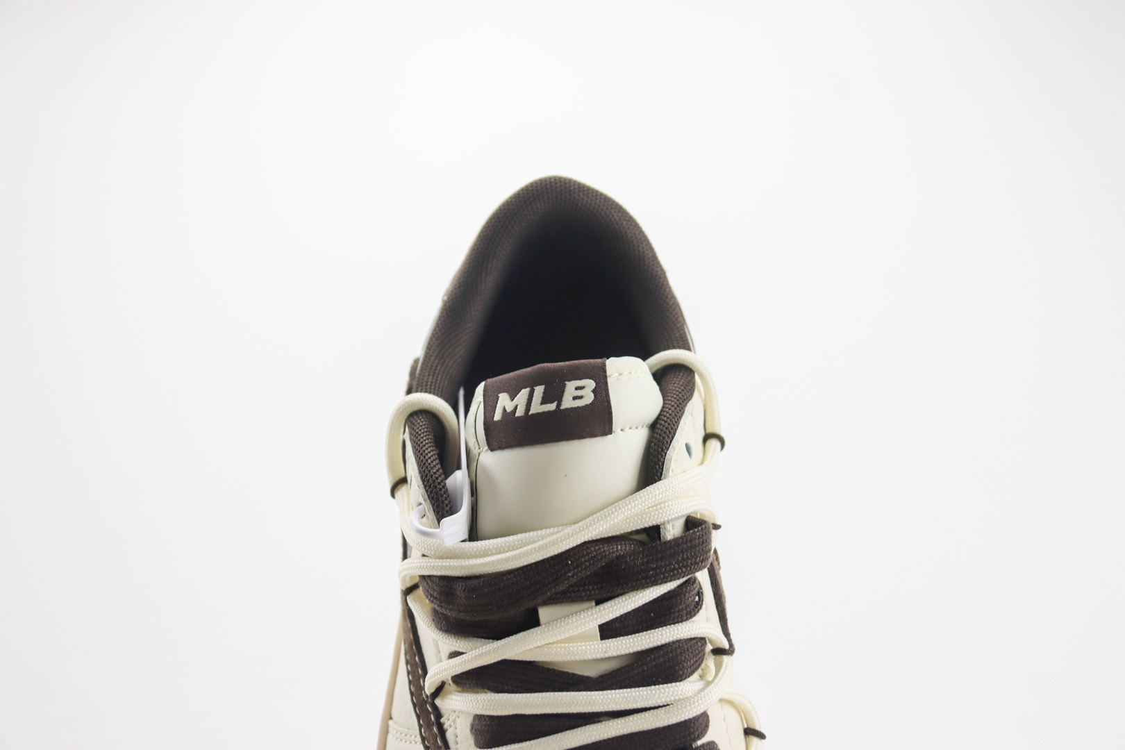 乔丹MLB x Air Jordan 1 Low纯原版本低帮AJ1深棕抽绳MLB联名LA倒钩低帮板鞋 莆田AJ货源 货号：XS3186-204