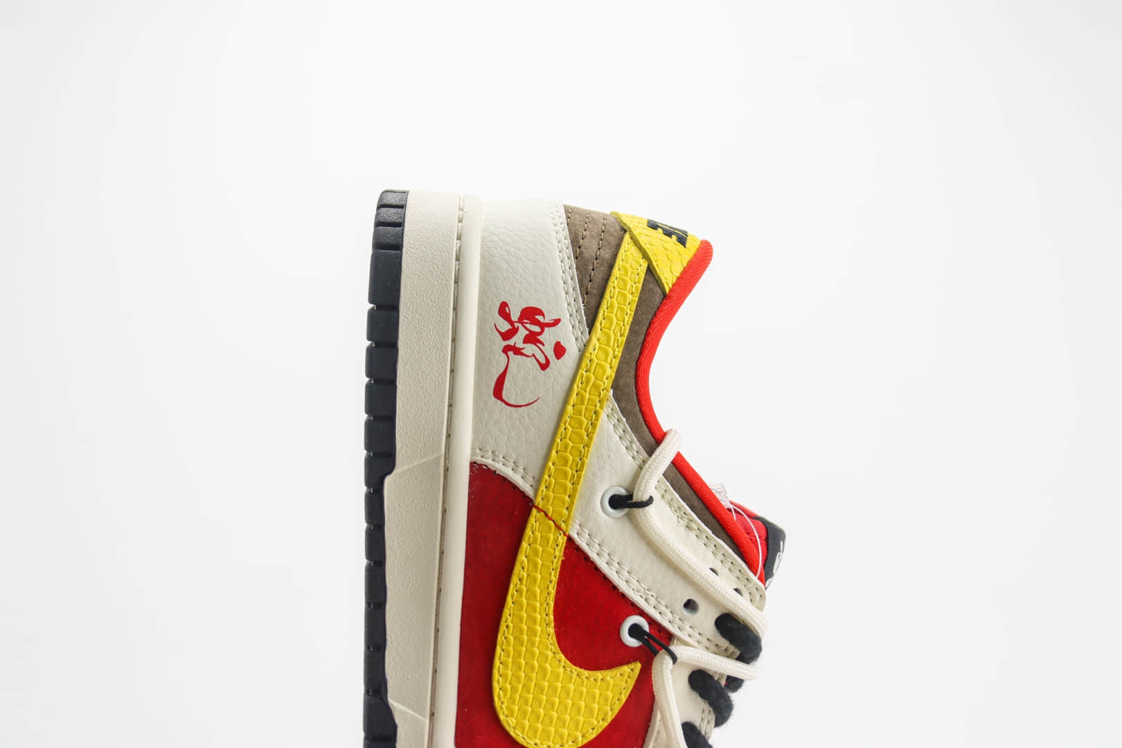 耐克Nike SB Dunk Low纯原版本蛇年限定SB Dunk米红黄勾抽绳绑带低帮滑板板鞋 莆田耐克代理 货号:YX5066-265