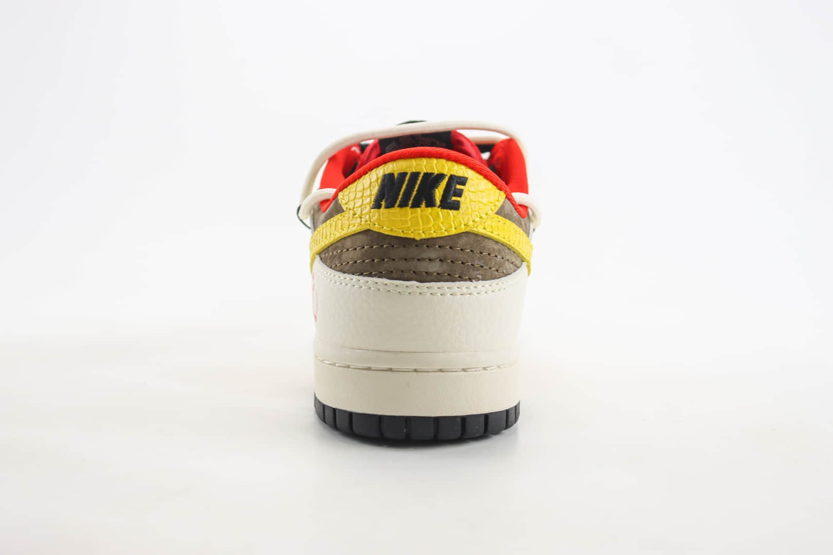耐克Nike SB Dunk Low纯原版本蛇年限定SB Dunk米红黄勾抽绳绑带低帮滑板板鞋 莆田耐克代理 货号:YX5066-265