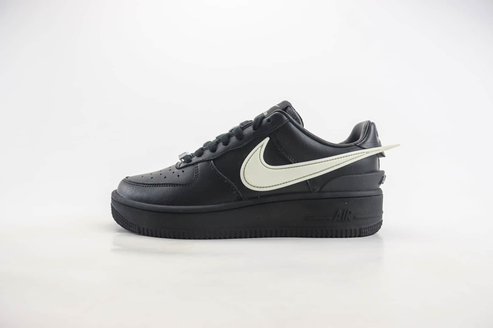耐克AMBUSH x Nike Air Force 1 Low SP“Phantom”纯原版本空军一号AF1联名AMBUSH黑白大勾休闲运动板鞋 莆田复刻鞋货源 货号:DV3464-001