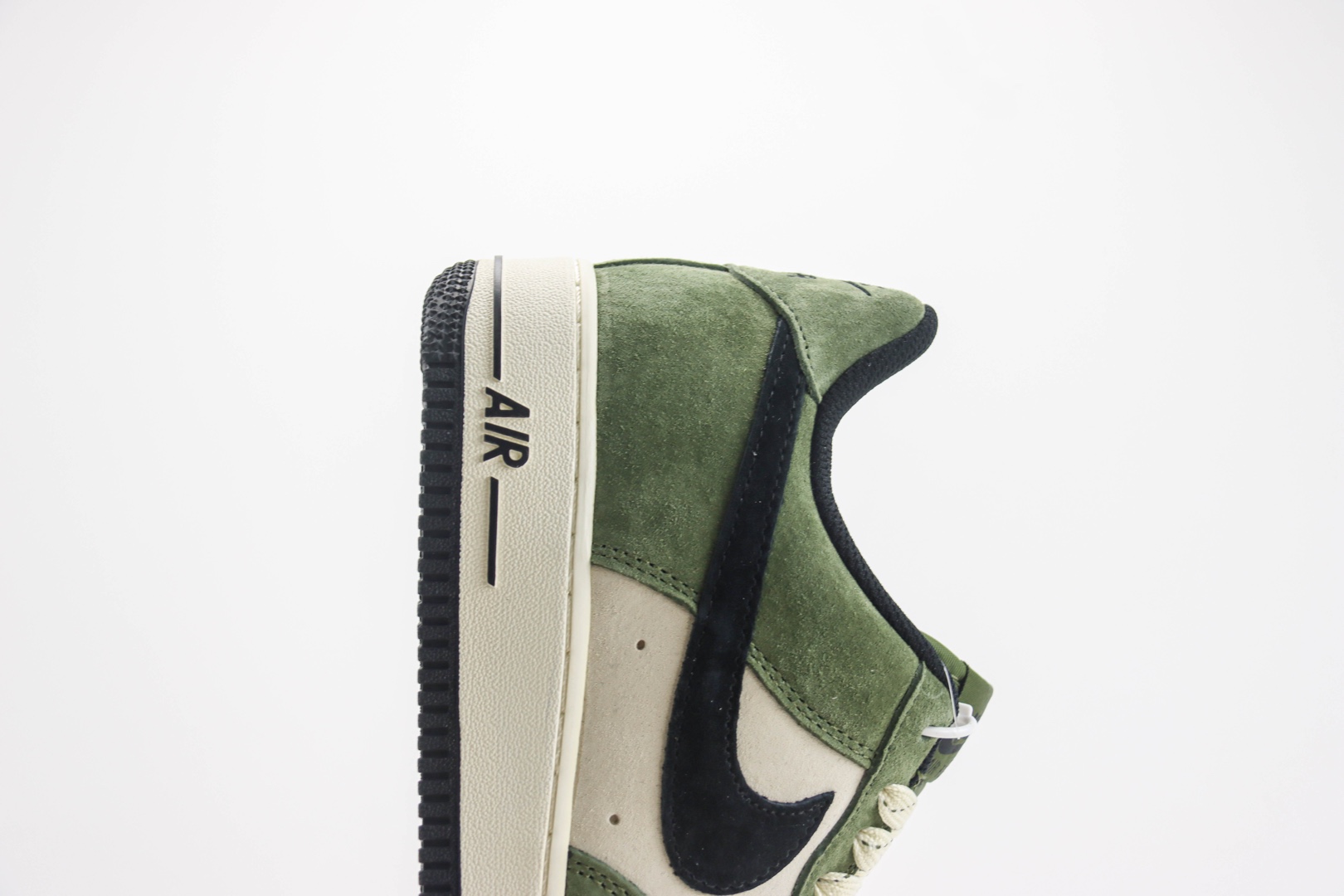 耐克Nike Air Force 1 Low纯原版本空军一号AF1白绿黑勾麂皮板鞋 莆田耐克工厂 货号:DI3966-023