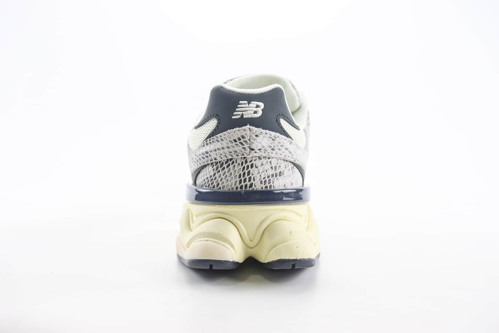 新百伦New Balance 9060纯原版本NB9060蛇年限定复古运动慢跑鞋 莆田复刻鞋货源 货号：U9060SNA