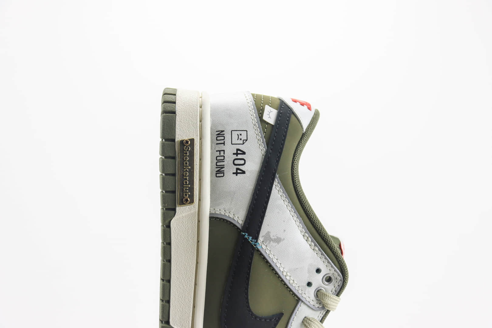 耐克Nike SB Dunk Low纯原版本低帮SB Dunk匿名玩家404军绿白黑休闲板鞋 莆田耐克货源 货号：GW1220-010