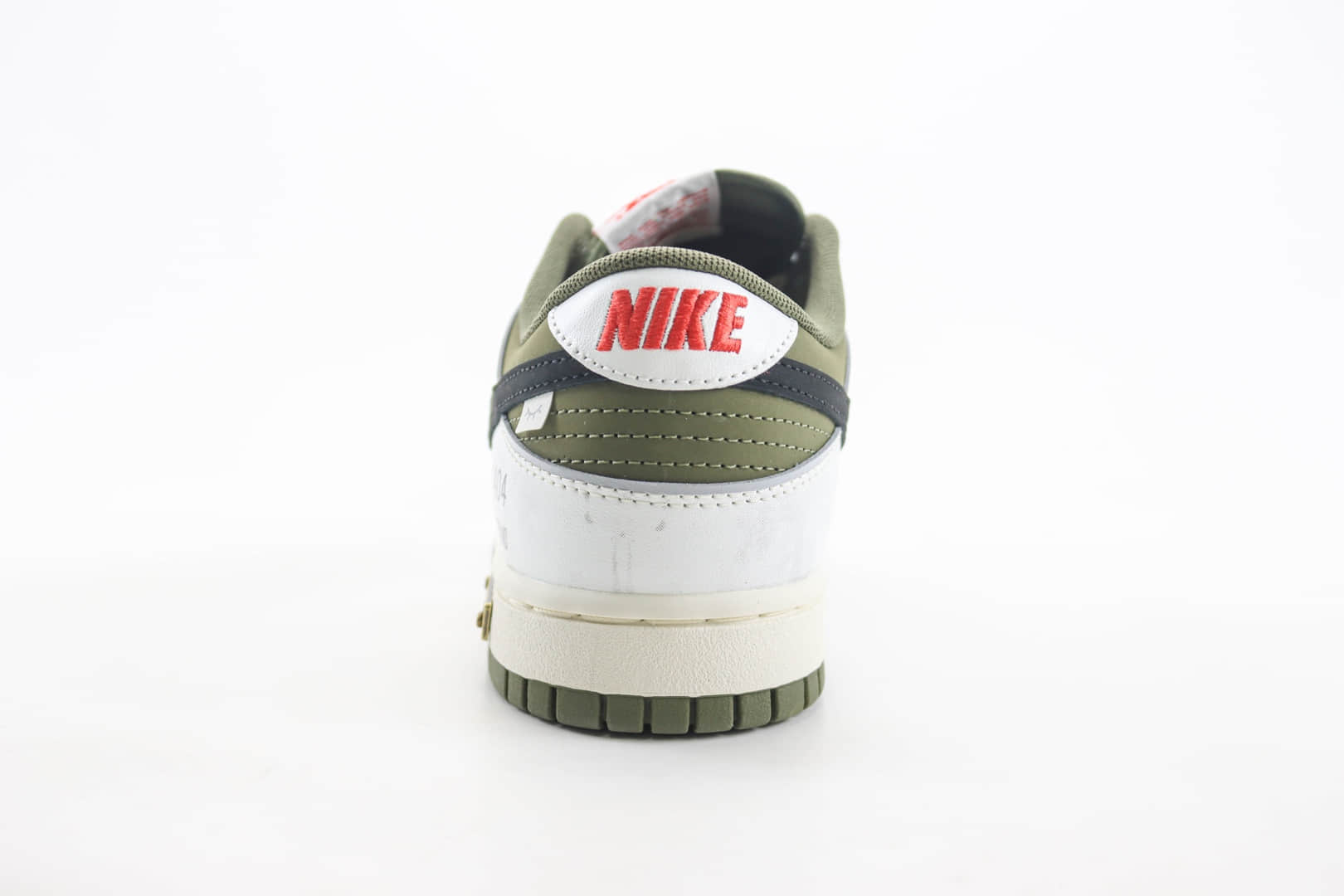 耐克Nike SB Dunk Low纯原版本低帮SB Dunk匿名玩家404军绿白黑休闲板鞋 莆田耐克货源 货号：GW1220-010