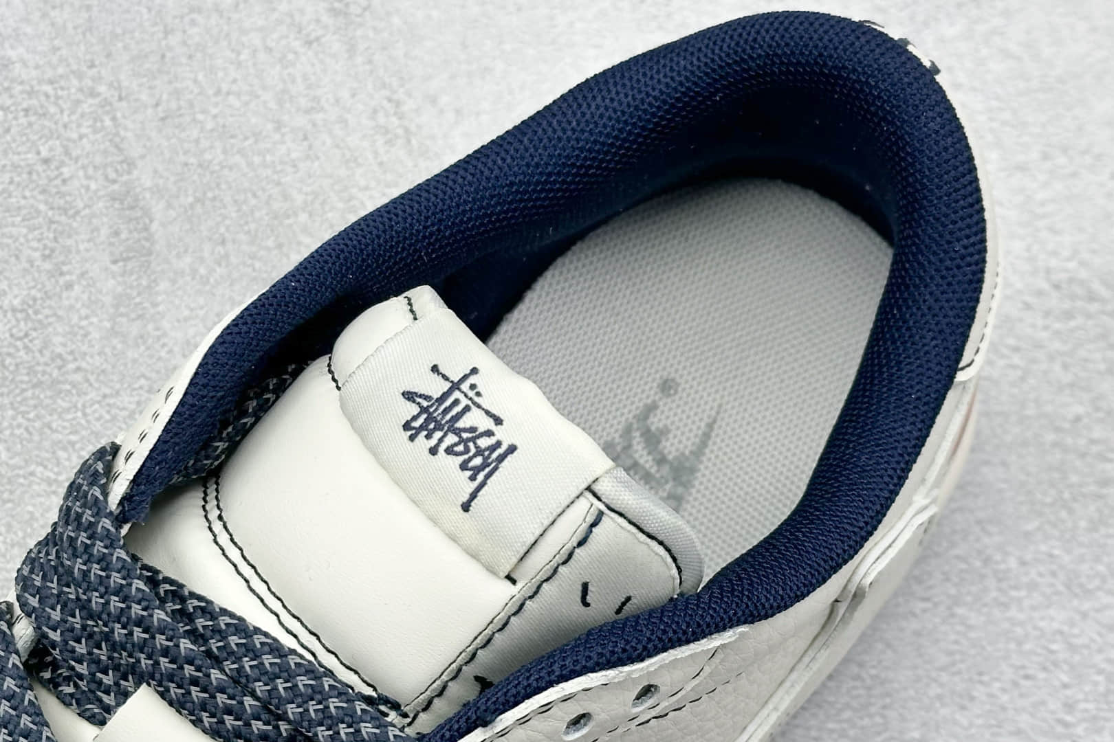 乔丹Stussy x Air Jordan 1 Low纯原版本斯图西联名AJ1灰线火焰低帮板鞋 莆田AJ代理 货号：ZH2598-230