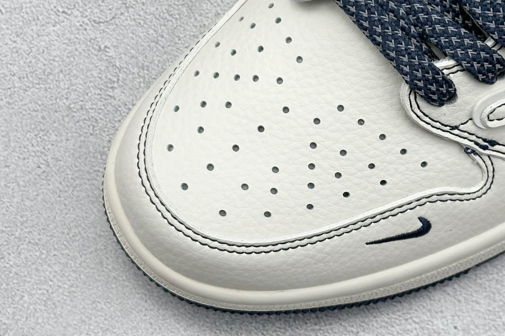 乔丹Stussy x Air Jordan 1 Low纯原版本斯图西联名AJ1灰线火焰低帮板鞋 莆田AJ代理 货号：ZH2598-230