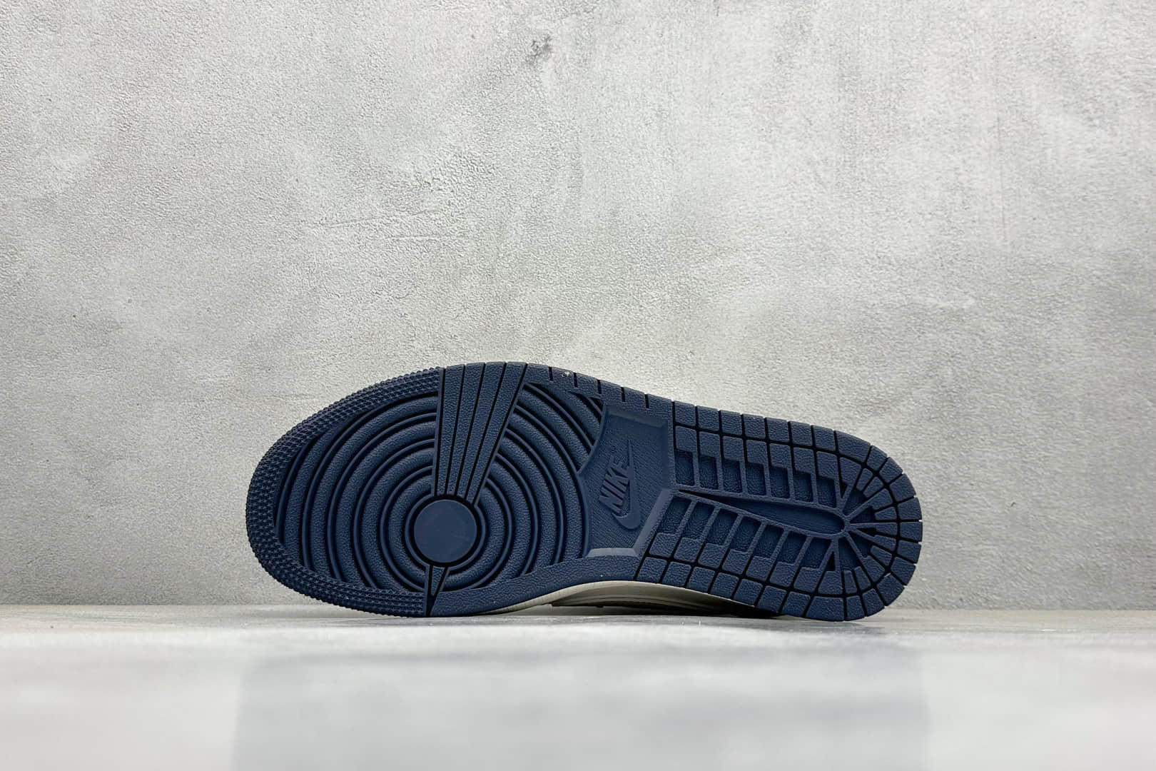 乔丹Stussy x Air Jordan 1 Low纯原版本斯图西联名AJ1灰线火焰低帮板鞋 莆田AJ代理 货号：ZH2598-230