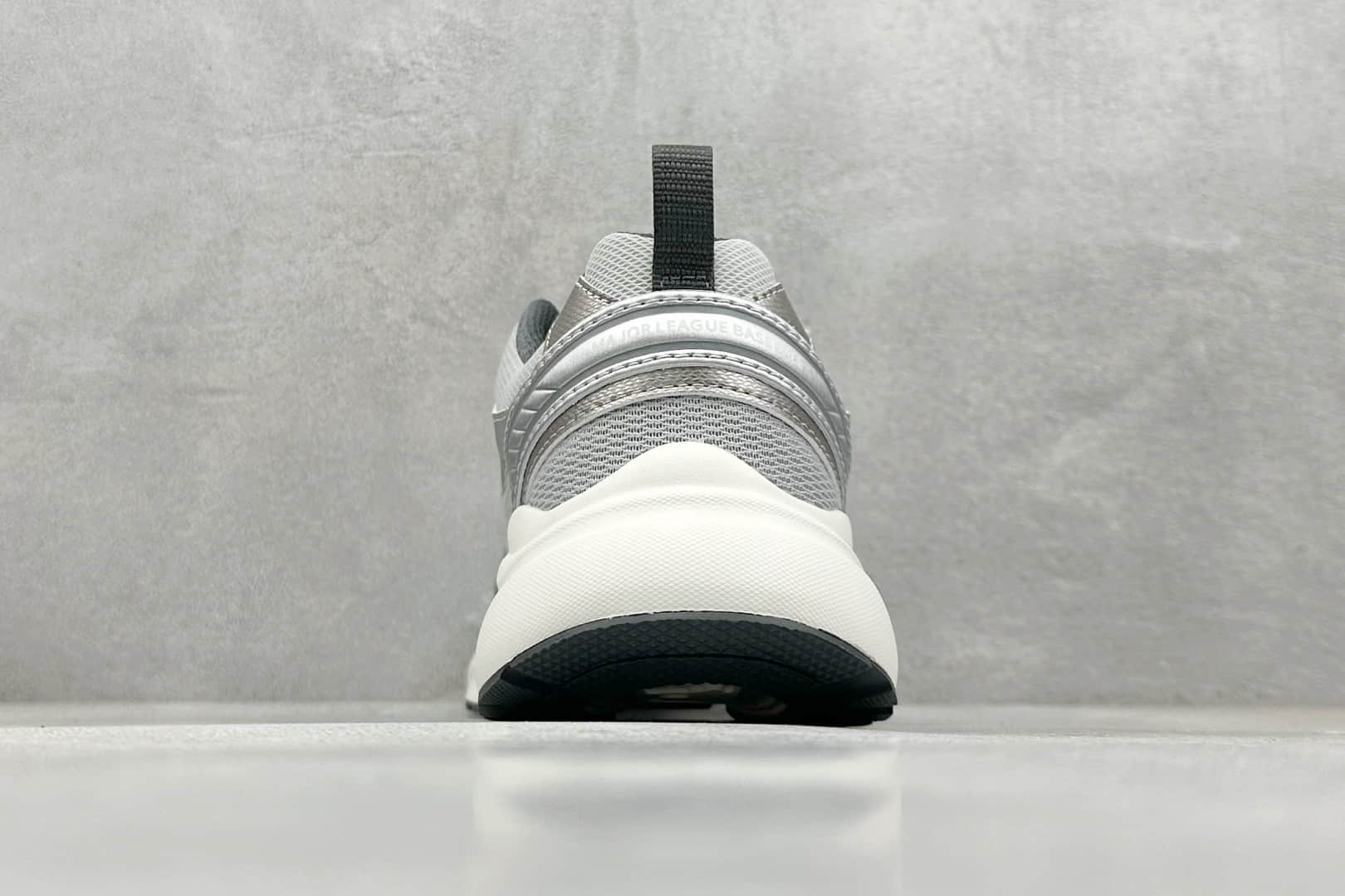 洋基队MLB Speed Runner纯原版本银灰色厚底老爹低帮休闲运动慢跑鞋 莆田复刻鞋货源 货号：3ARNA065N