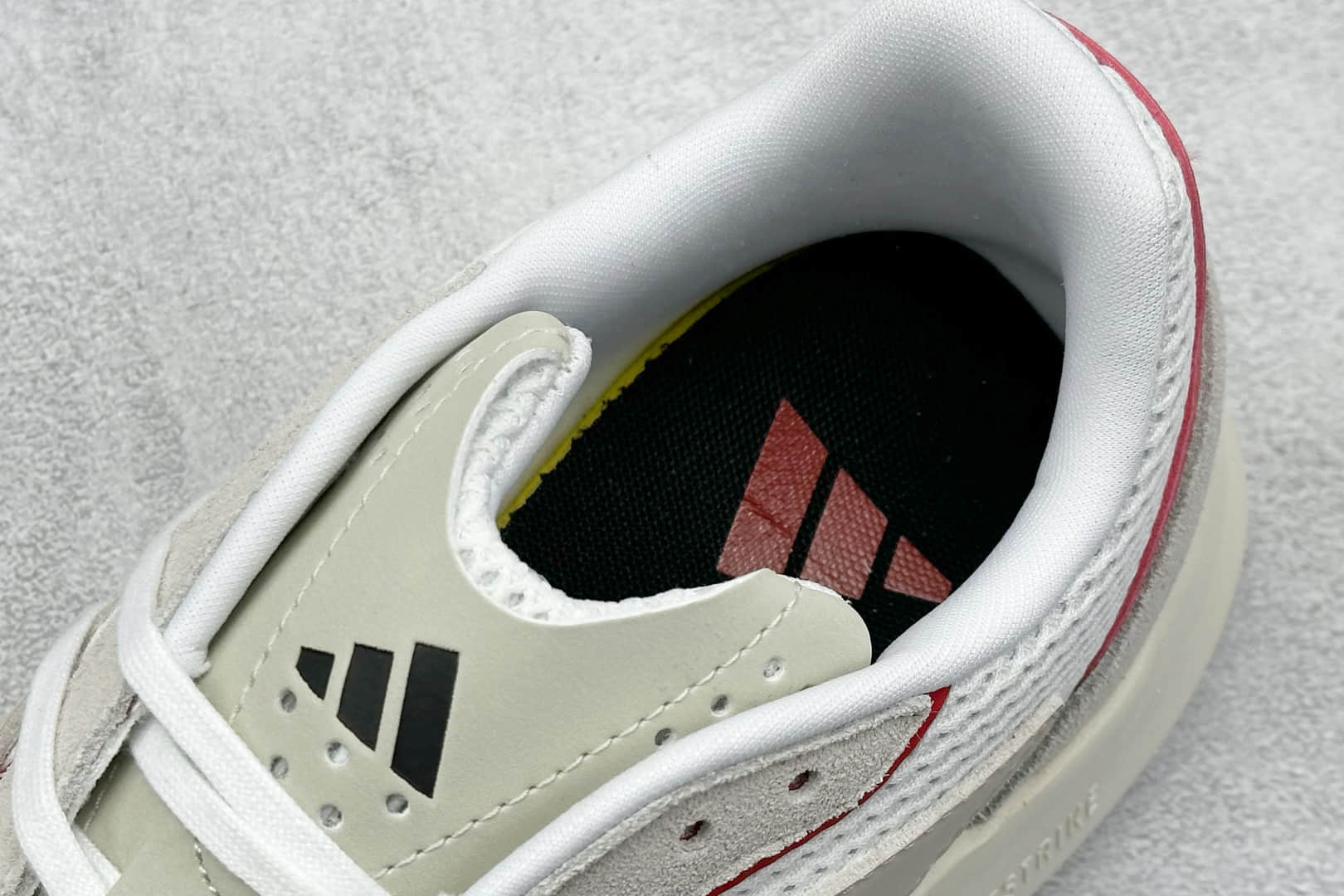 阿迪达斯adidas LightBlaze纯原版本白红黑耐磨减震专业跑步鞋 莆田阿迪达斯工厂 货号：JQ9967