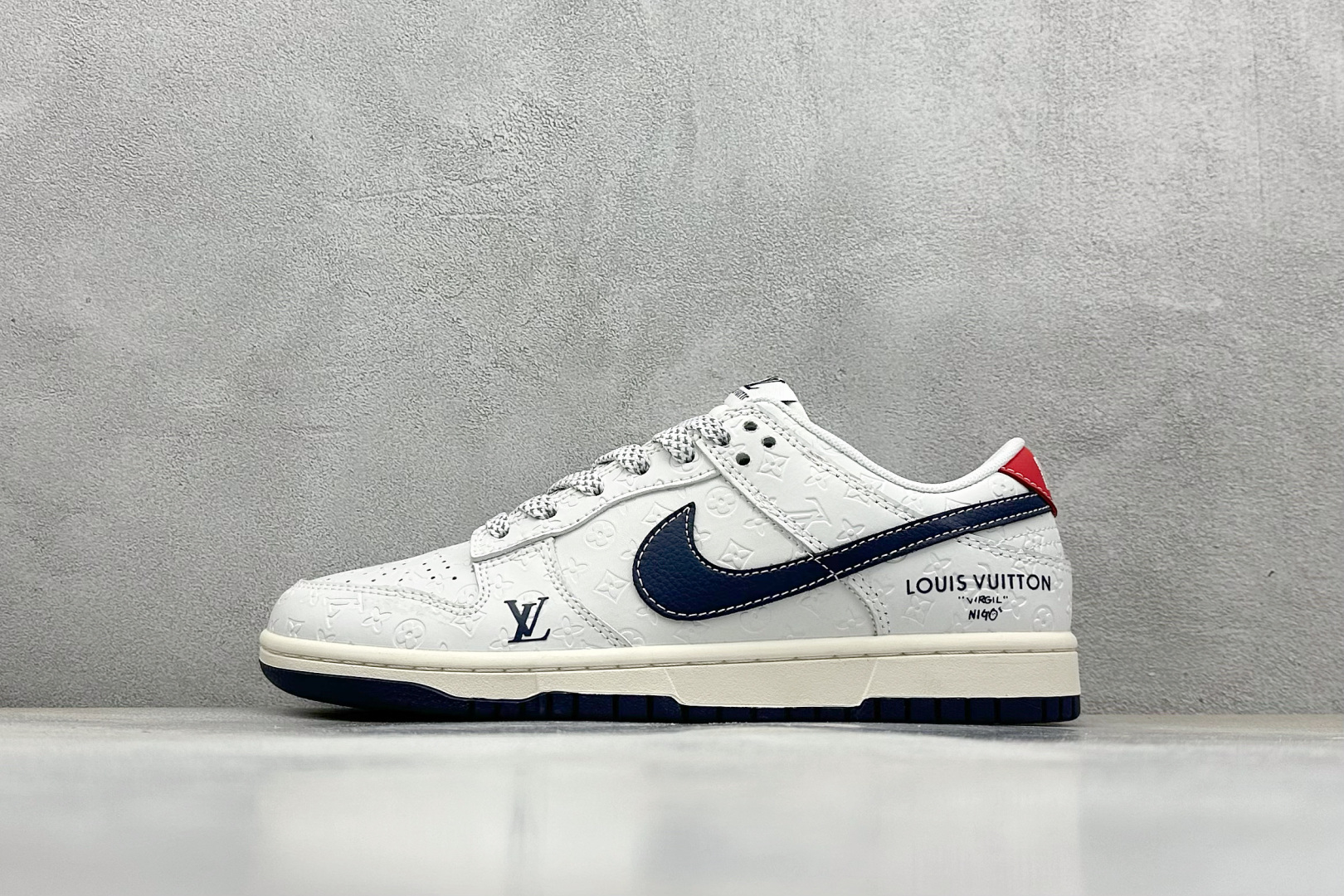 耐克Louis Vuitton x Nike SB Dunk Low纯原版本路易威登联名SB Dunk蓝勾暗印花LV板鞋 莆田奢侈品工厂 货号：XX3168-146