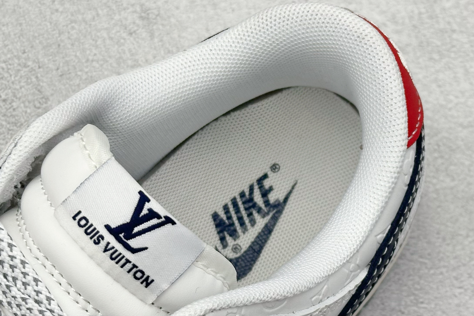 耐克Louis Vuitton x Nike SB Dunk Low纯原版本路易威登联名SB Dunk蓝勾暗印花LV板鞋 莆田奢侈品工厂 货号：XX3168-146